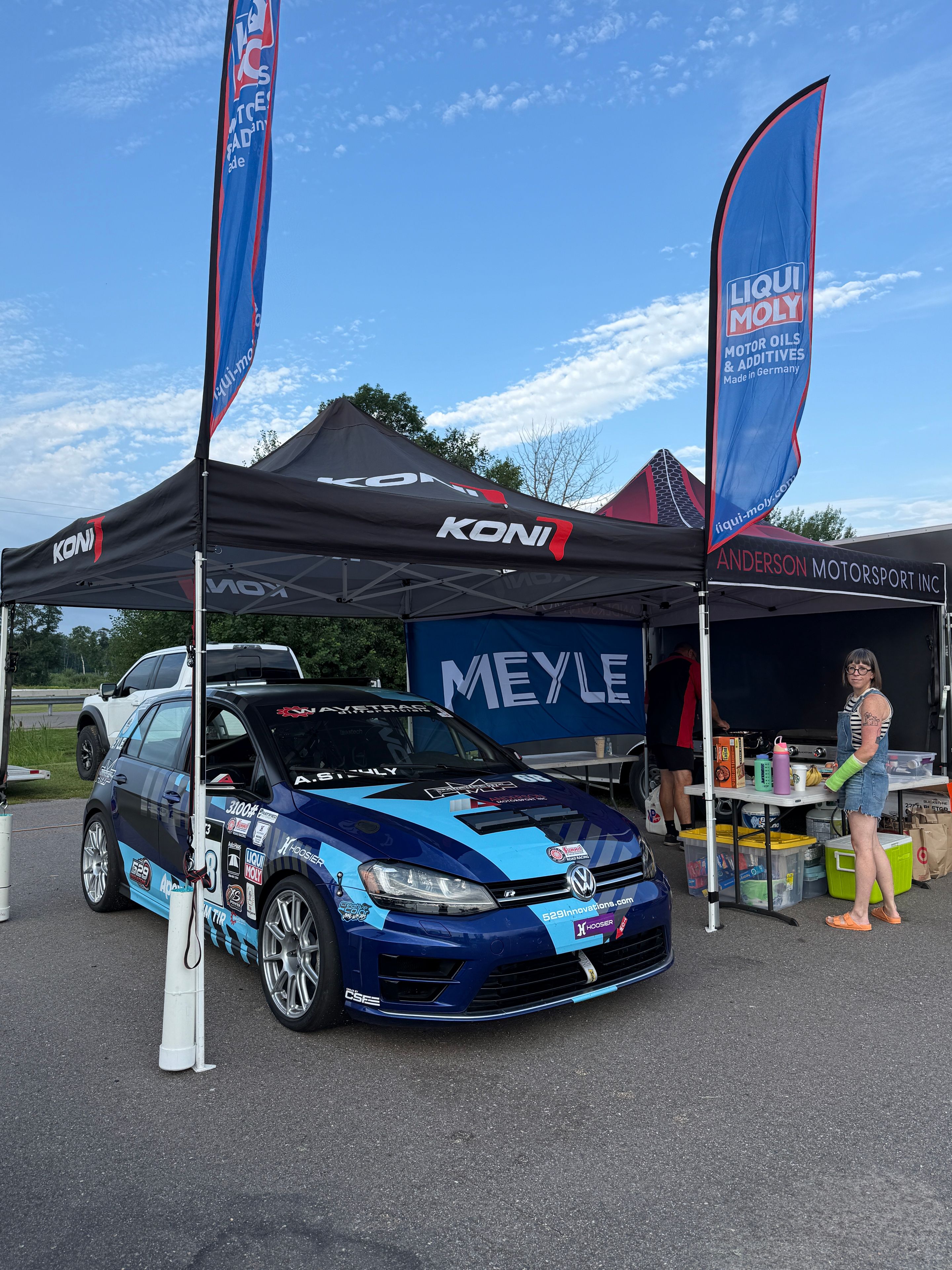 Race Livery VW MK7 Golf R with 18" SM-10 Apex wheels in Race Silver