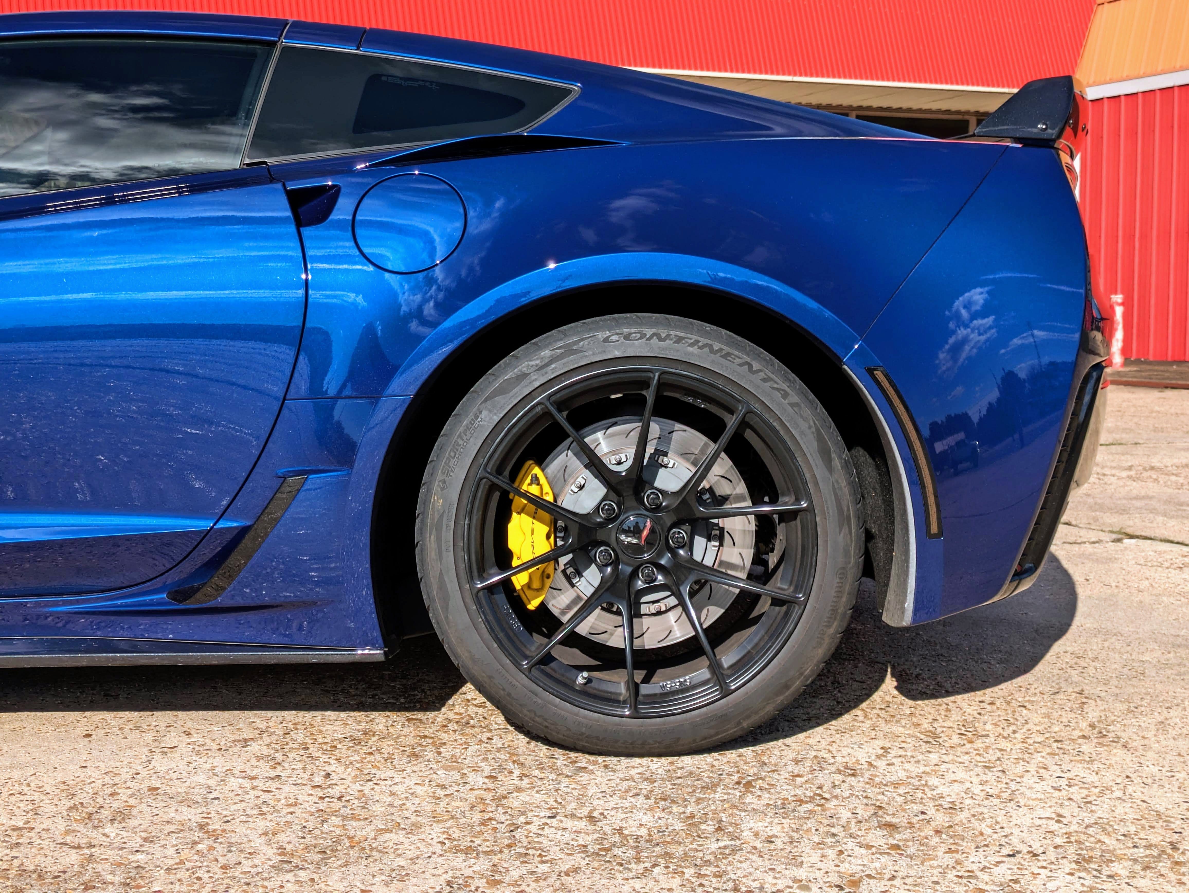 Chevrolet C7 Corvette Grand Sport with 18