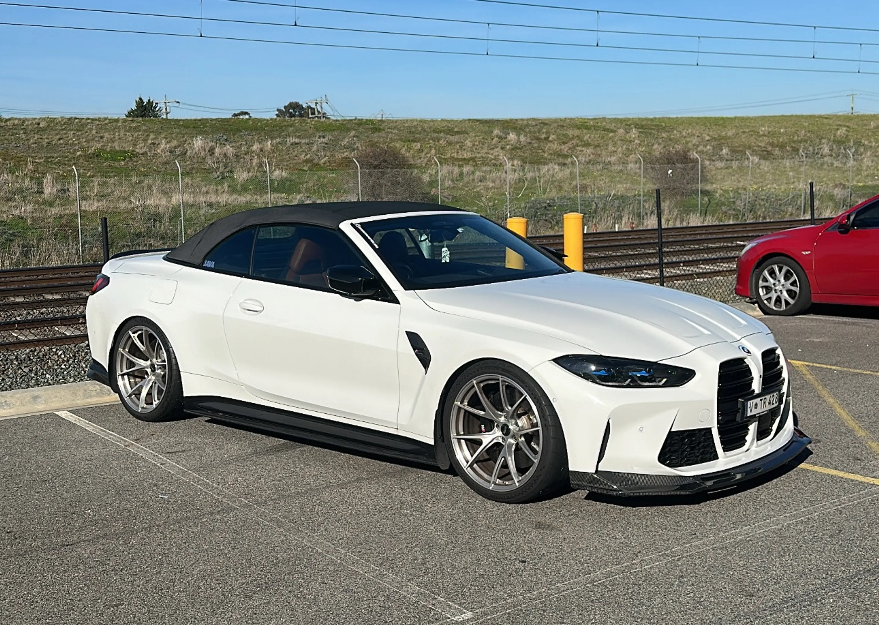 White BMW G83 Convertible M4 with 20" VS-5RS Apex wheels in Brushed Clear