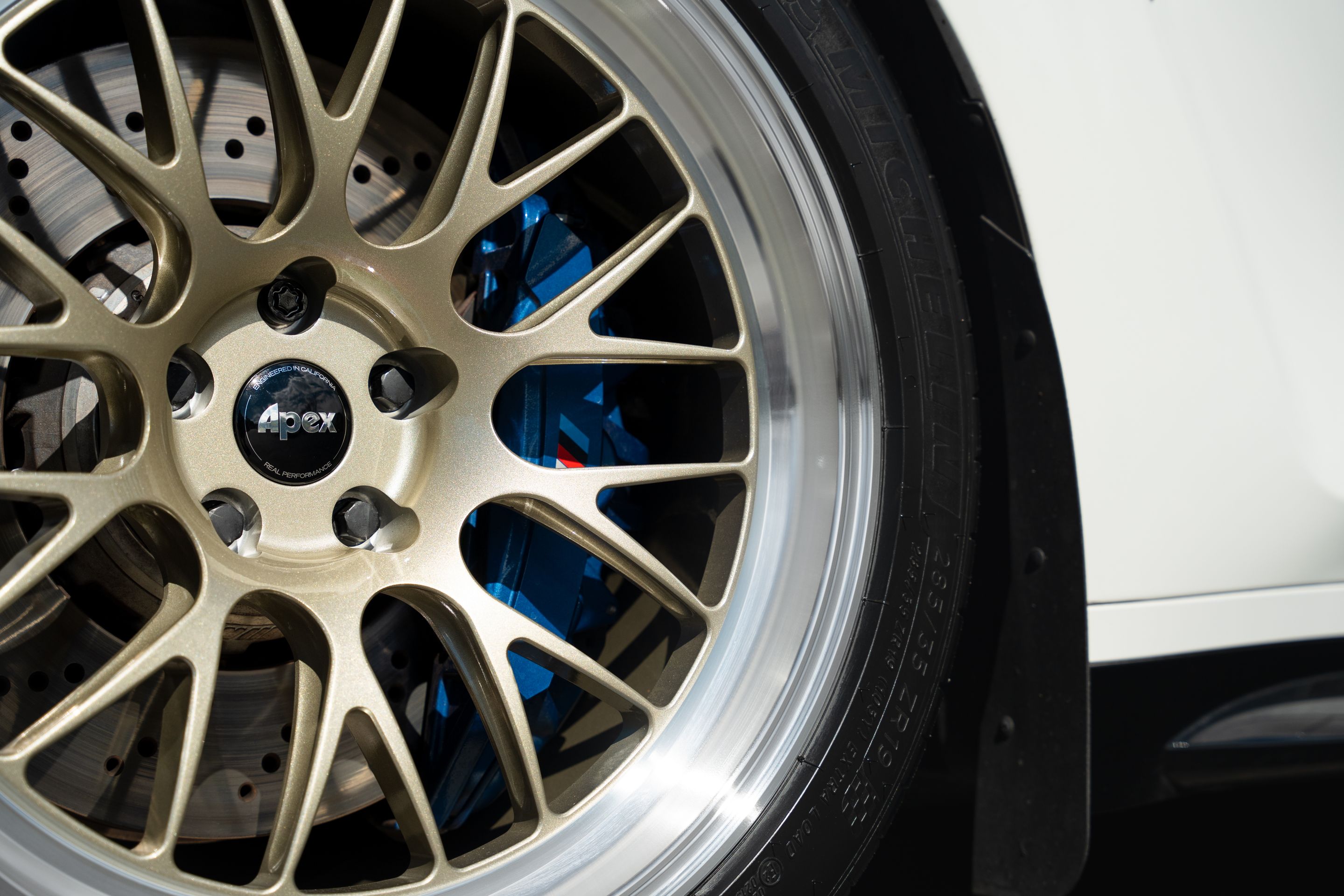 White BMW G80 M3 with 19" ML-10RT Apex wheels in Machined Lip Gloss Motorsport Gold