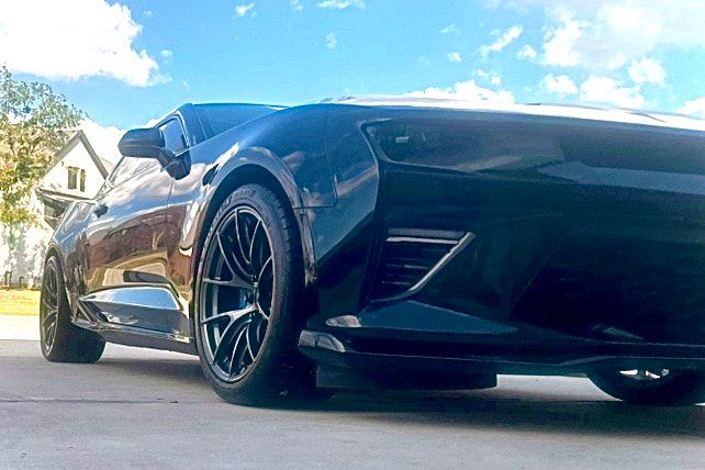 Black Chevrolet 6th Gen Camaro SS with 19" VS-5RS Apex wheels in Anthracite