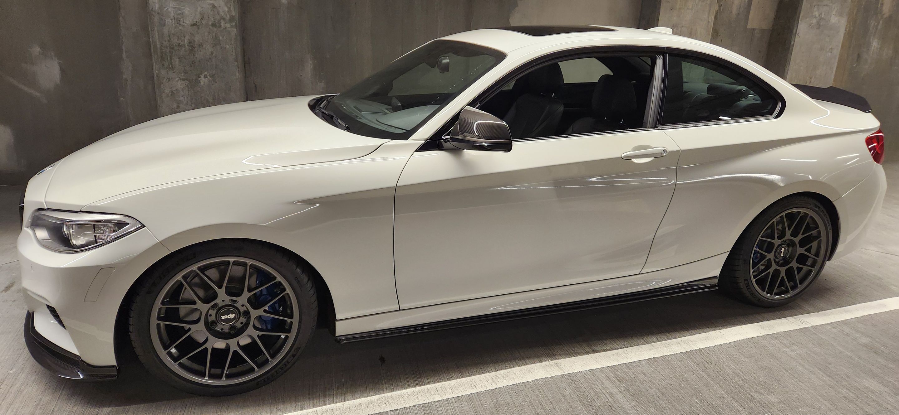 White BMW F22 Coupe 2 Series with 18" ARC-8 Apex wheels in Anthracite