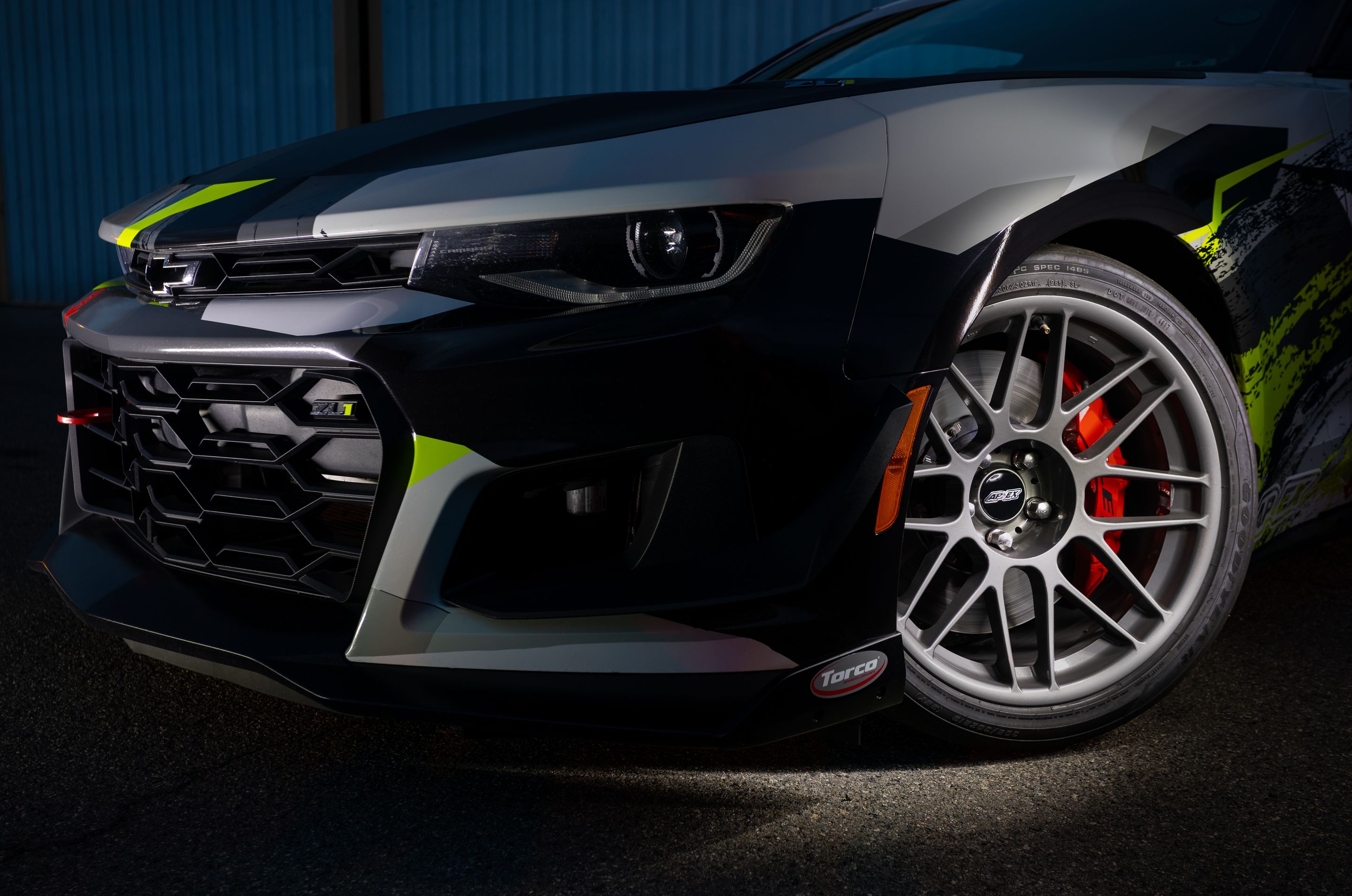 Multicolor Chevrolet 6th Gen Camaro ZL1 1LE with 19" ARC-8 Apex wheels in Anthracite