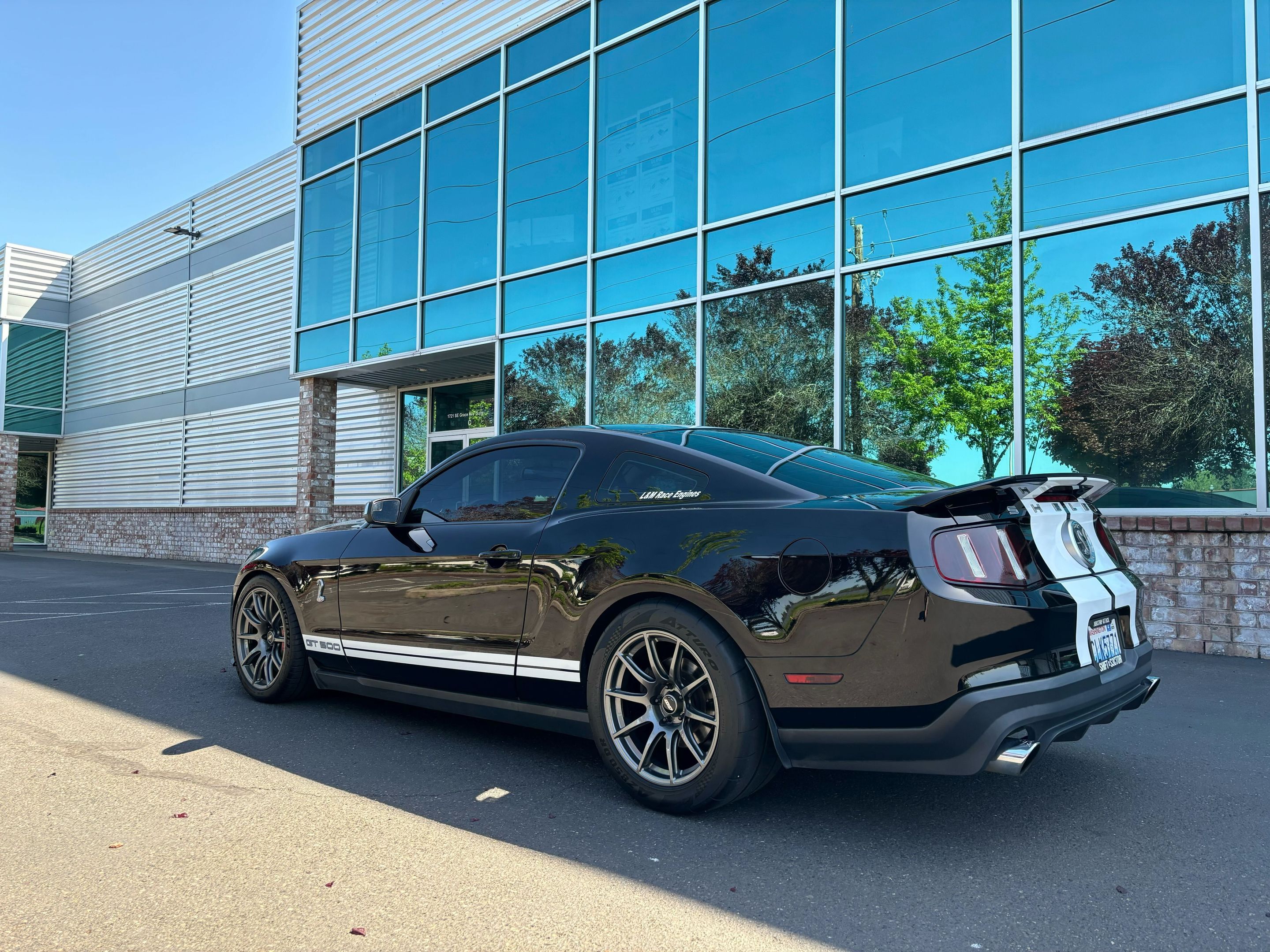 Black Ford S197 Mustang GT500 with 19"/18" SM-10 Apex wheels in Anthracite