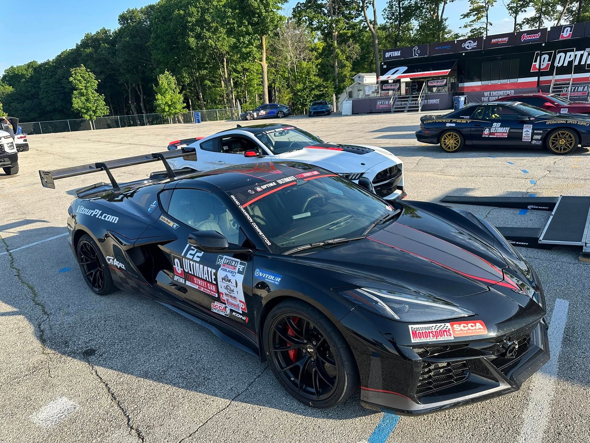 Black Chevrolet C8 Corvette E-Ray with 19" VS-5RS Apex wheels in Satin Black