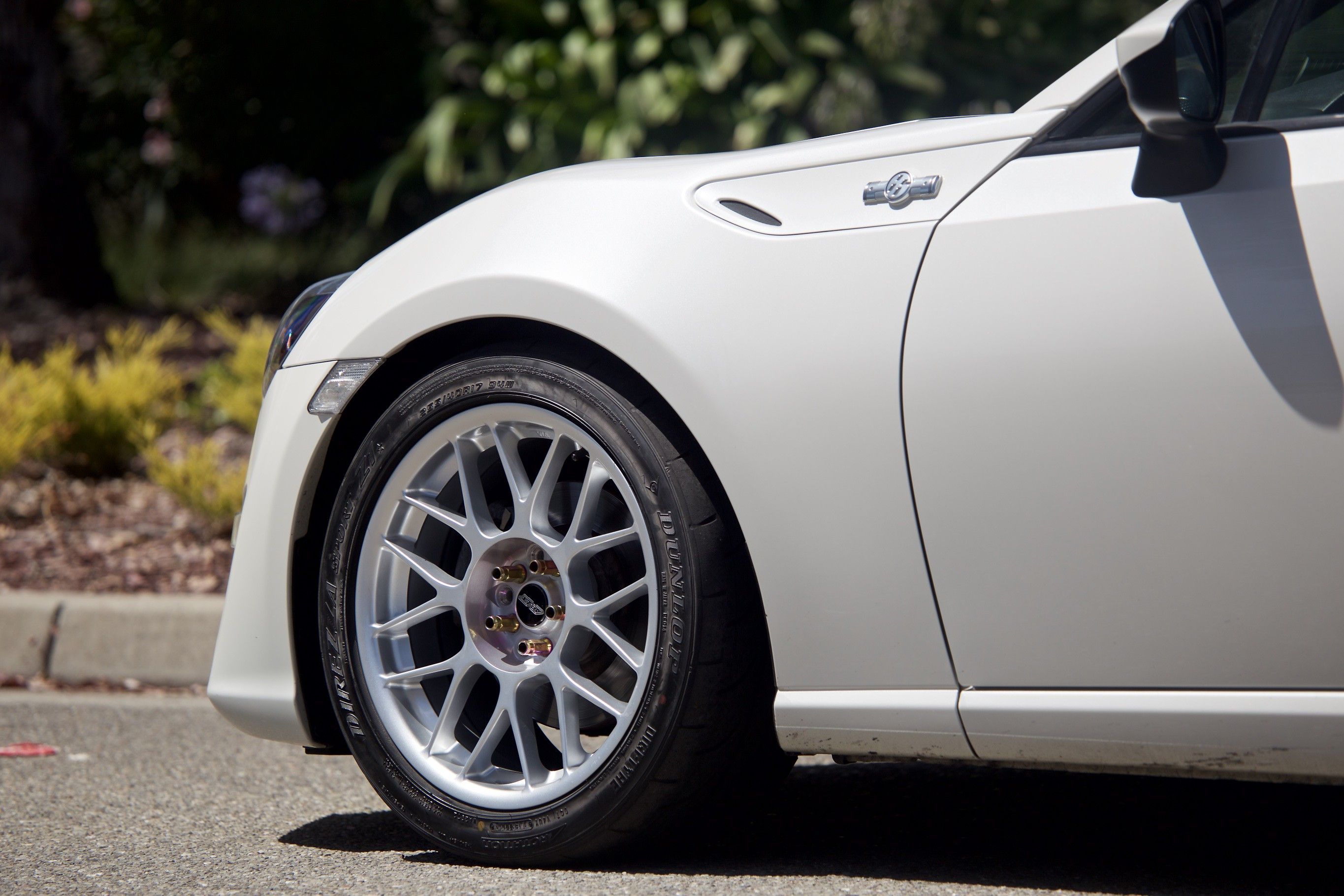 White Scion FR-S with 17" ARC-8 Apex wheels in Anthracite
