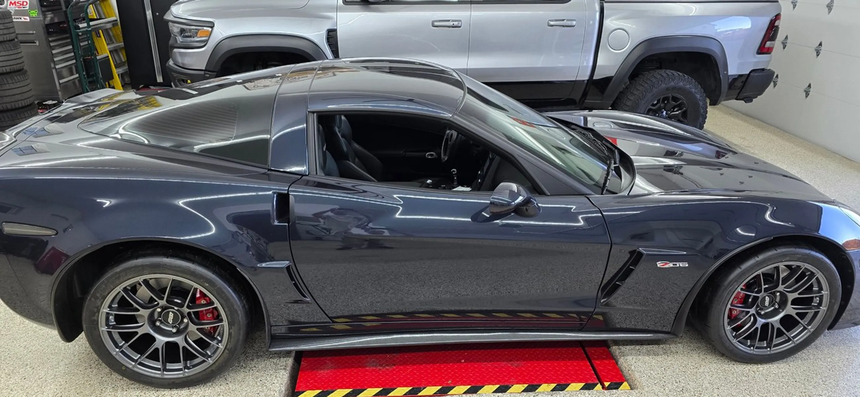 Grey Chevrolet C6 Corvette Z06 with 18" EC-7RS Apex wheels in Anthracite