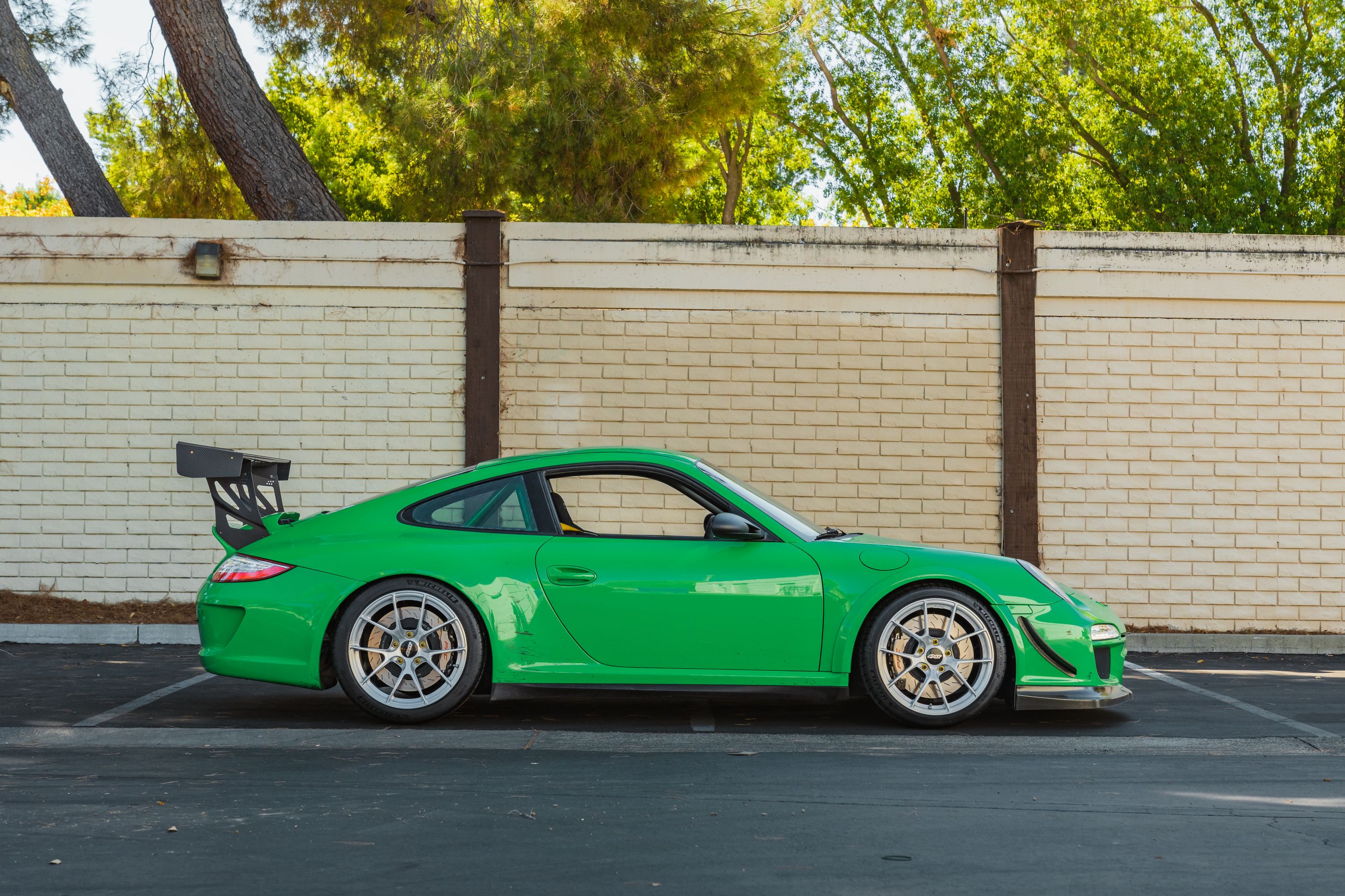 Green Porsche 911 997 GT3 RS with 19" VS-5RS Apex wheels in Brushed Clear
