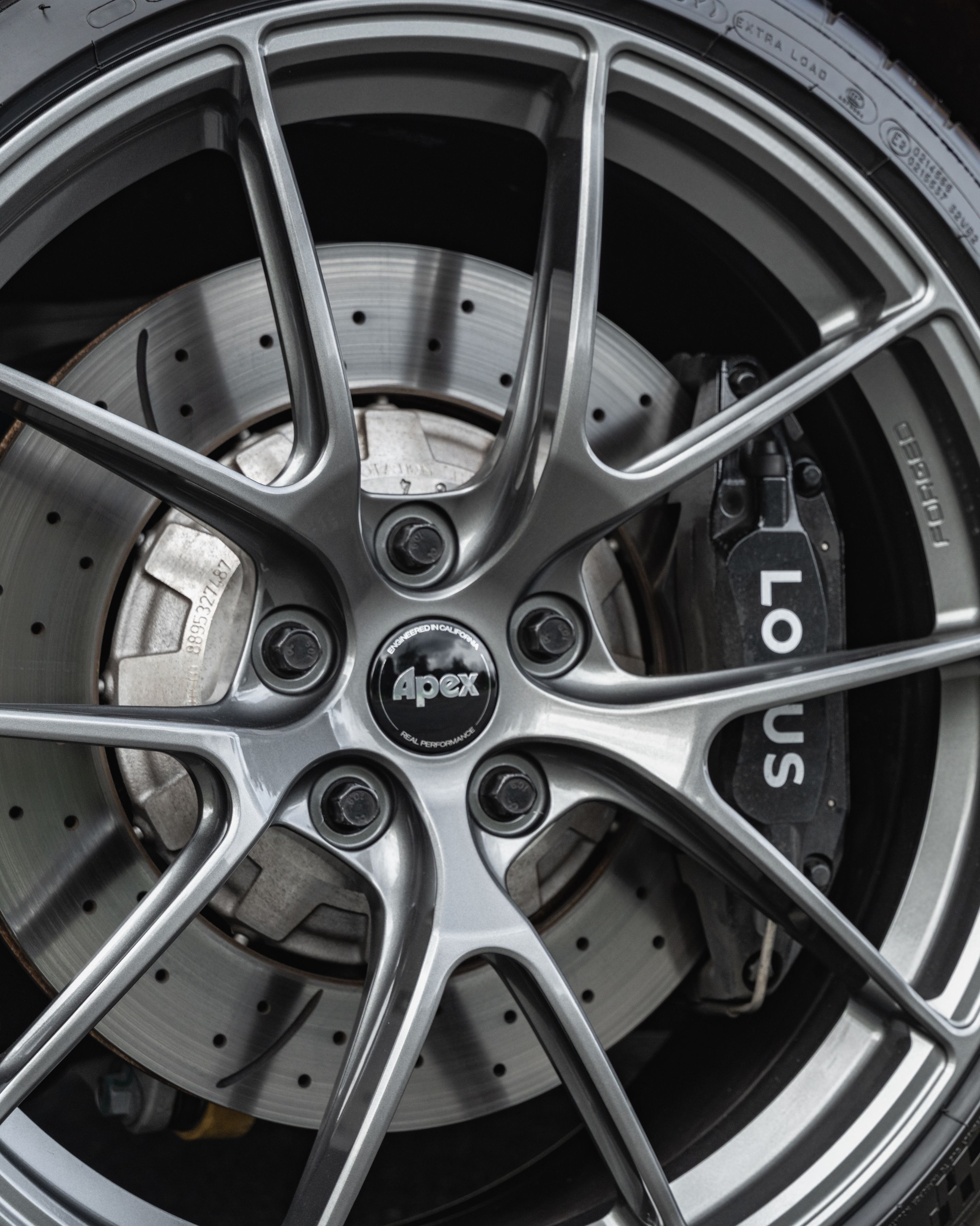 Yellow Lotus Emira with 20" VS-5RS Apex wheels in Anthracite