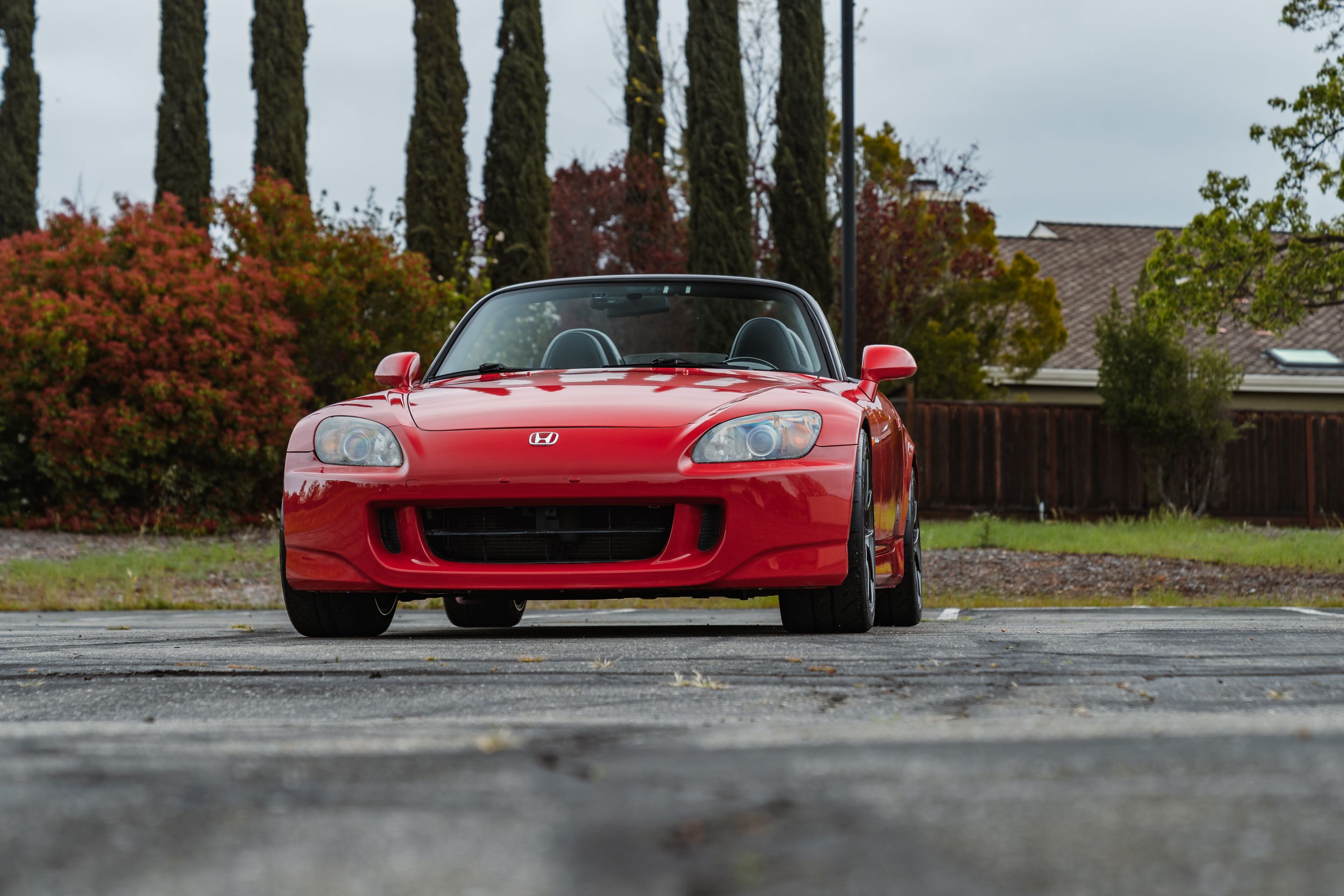 Red Honda S2000 with 17" VS-5RS Apex wheels in Anthracite