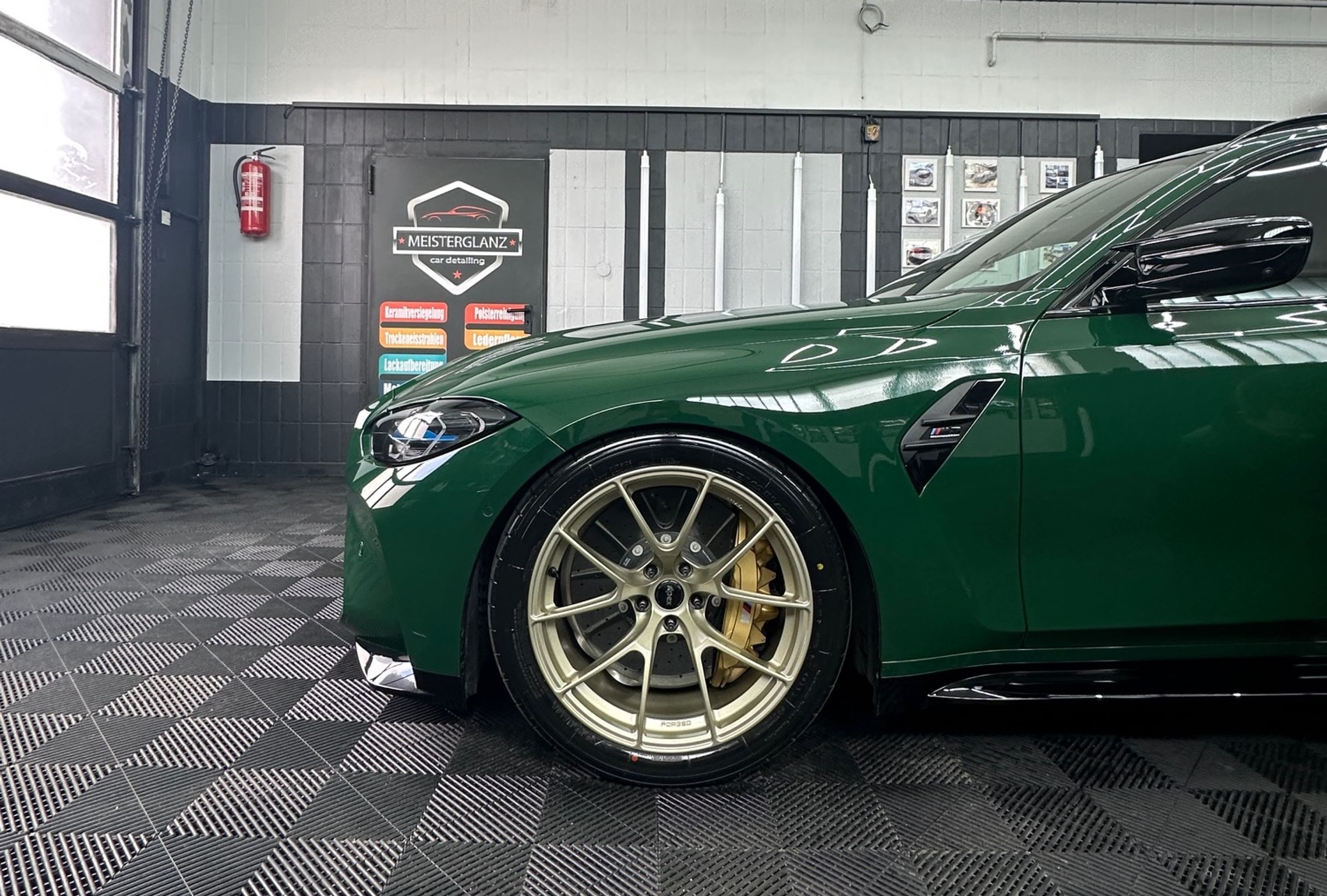 Green BMW G80 M3 with 19" VS-5RS Apex wheels in Motorsport Gold
