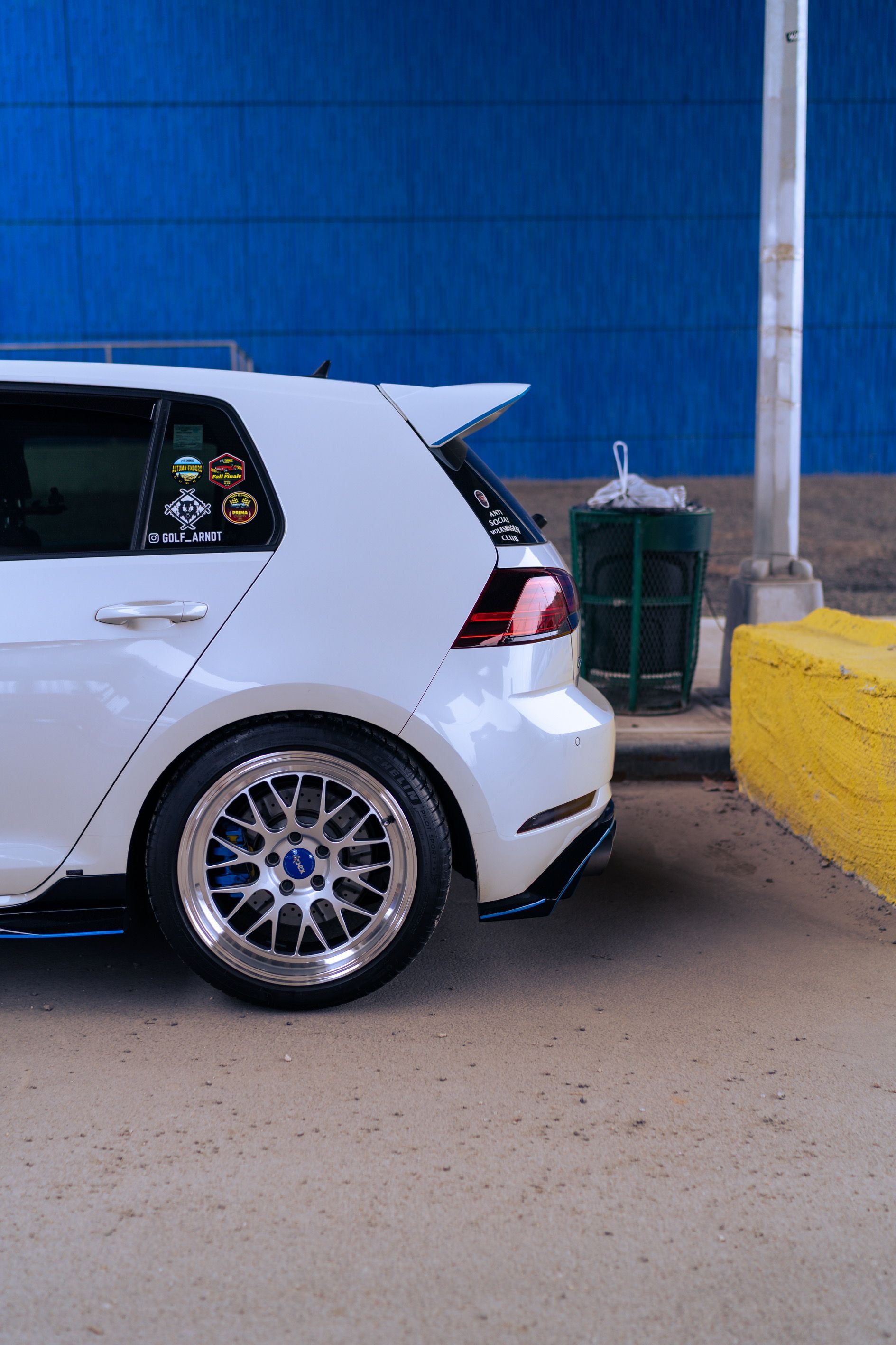 White VW MK7 Golf R with 18" ML-10RT Apex wheels in Machined Lip Brushed Clear