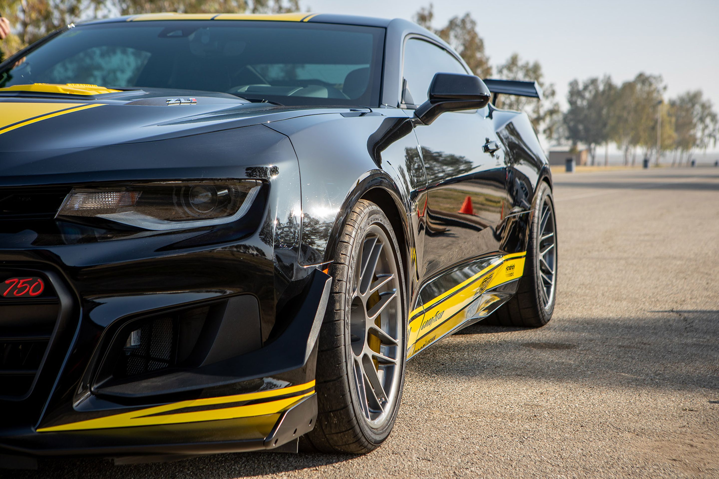 Black Chevrolet 6th Gen Camaro ZL1 1LE with 19" ARC-8 Apex wheels in Anthracite