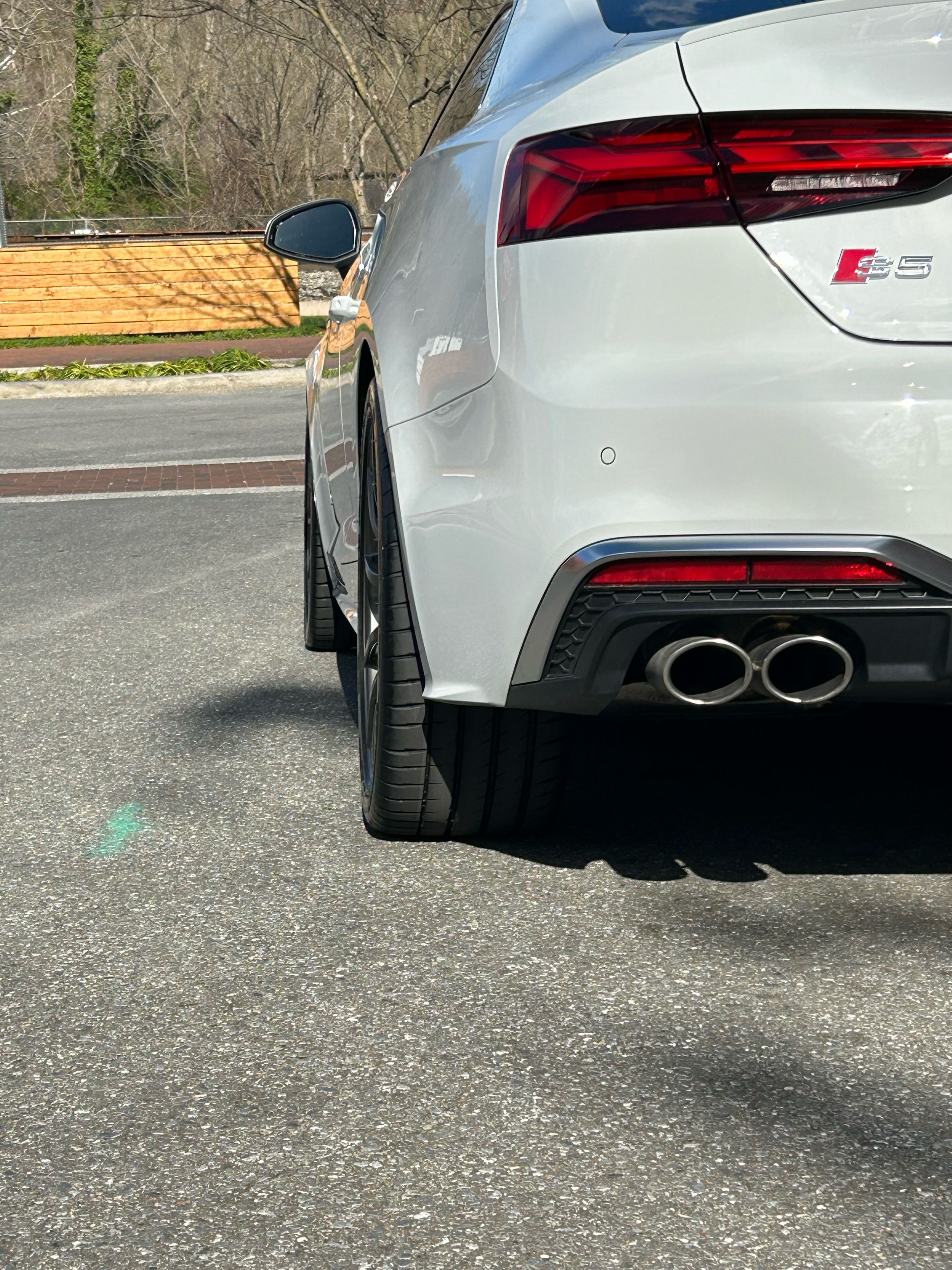 White Audi B9 S5 with 19" SM-10 Apex wheels in Anthracite