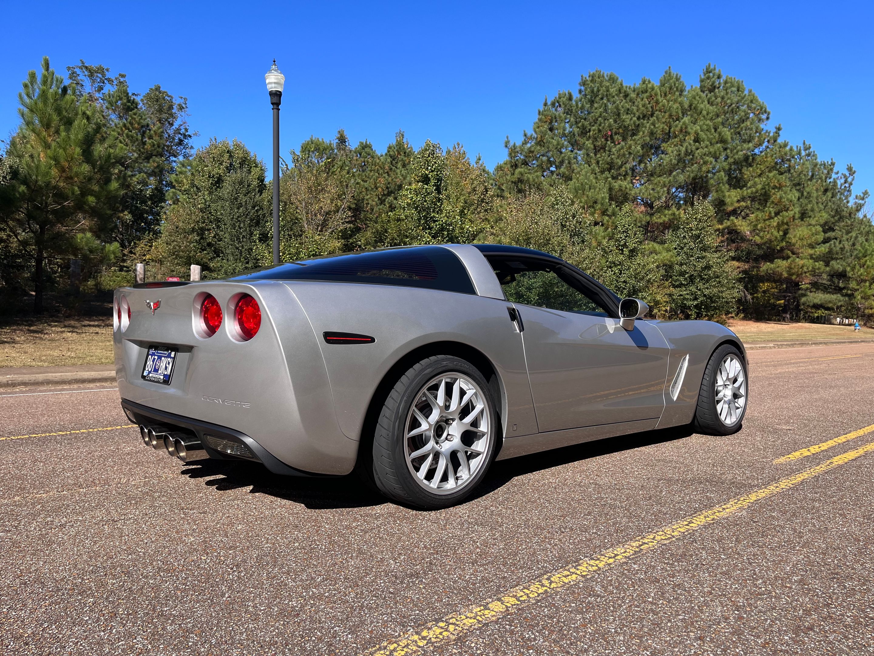 Silver Chevrolet C6 Corvette Base/Z51 with 18" EC-7 Apex wheels in Race Silver