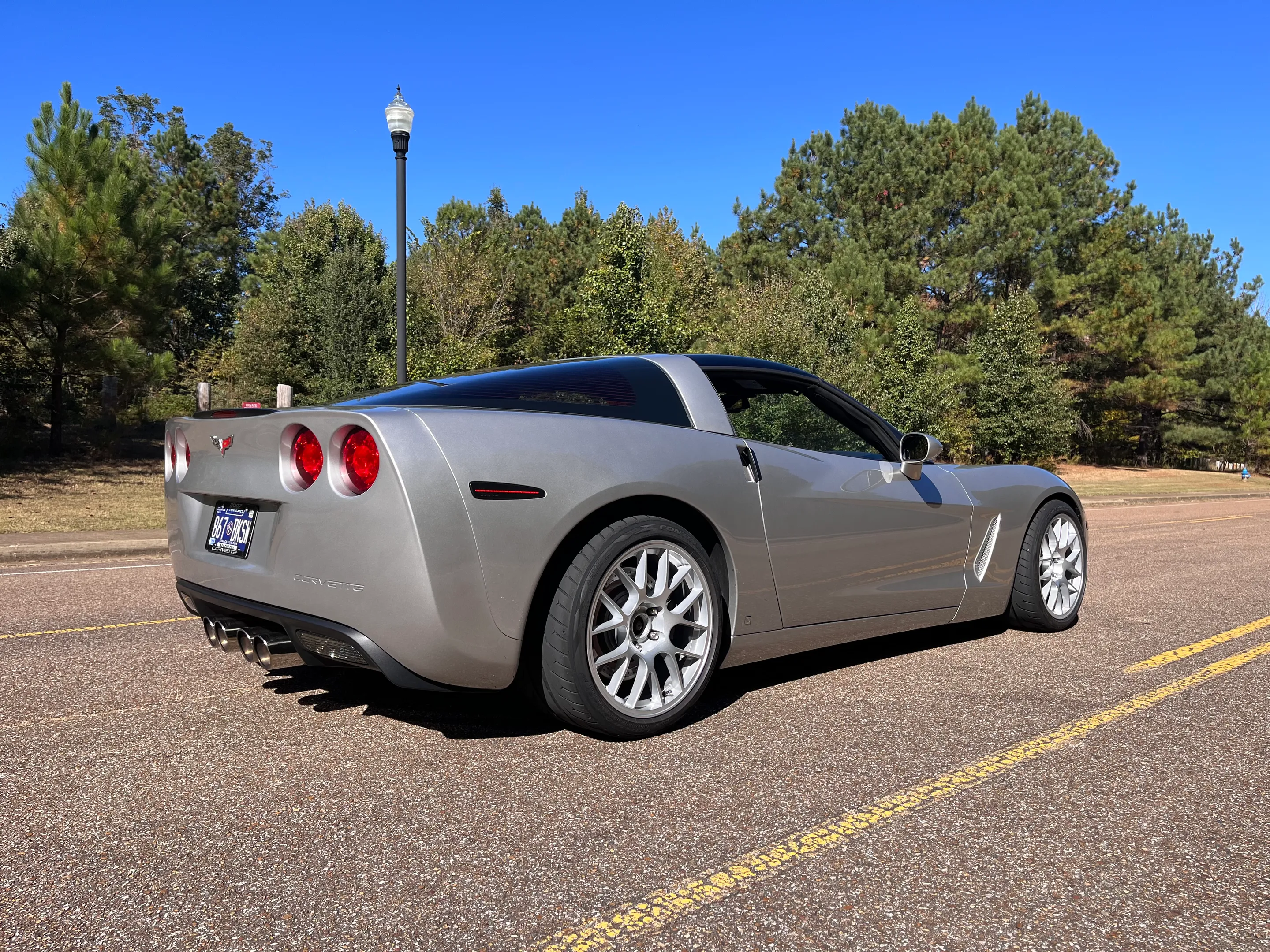 Silver Chevrolet C6 Corvette Base/Z51 with 18" EC-7 Apex wheels in Race Silver