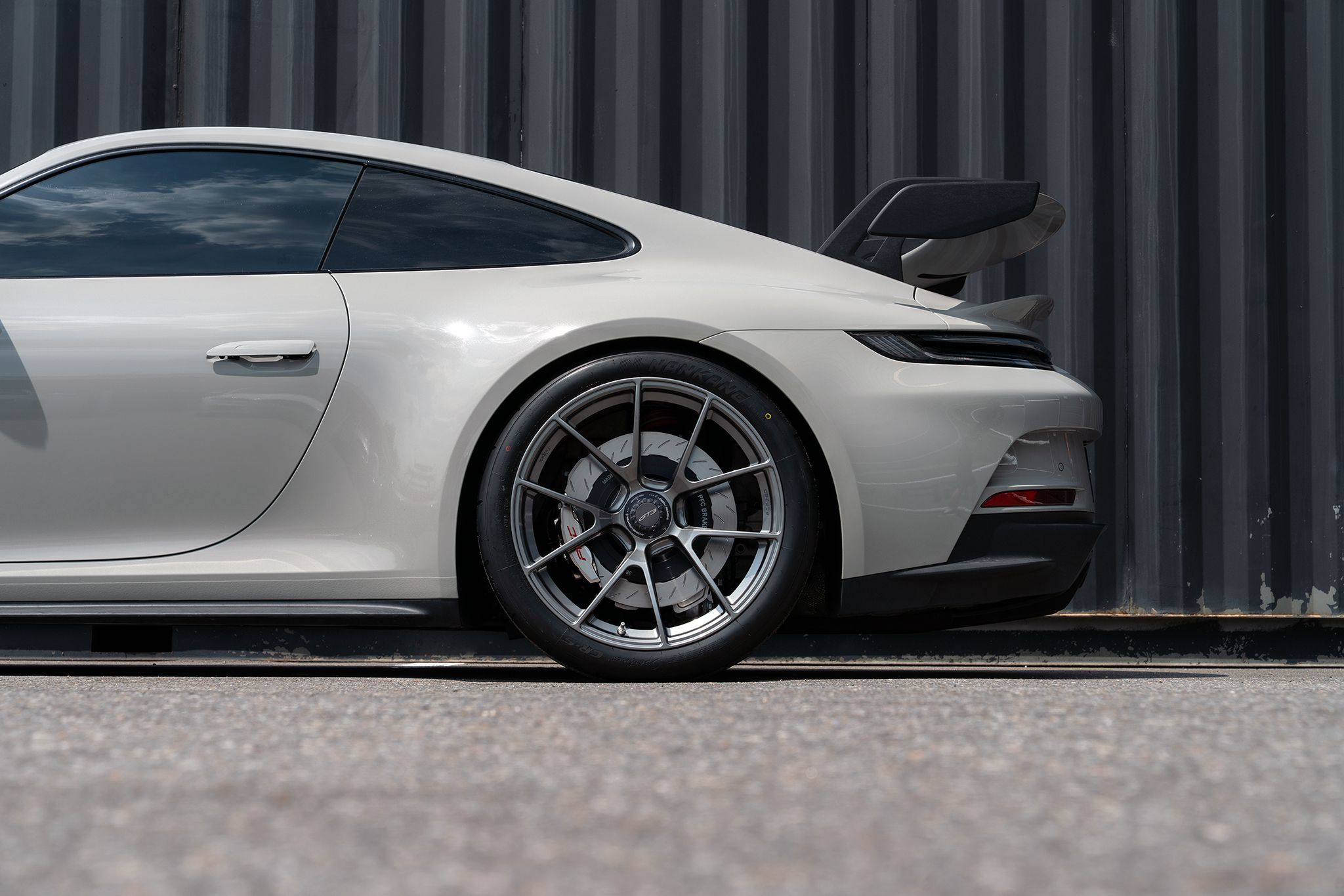 Grey Porsche 911 992.1 GT3 with 20"/21" VS-5RS Apex wheels in Anthracite