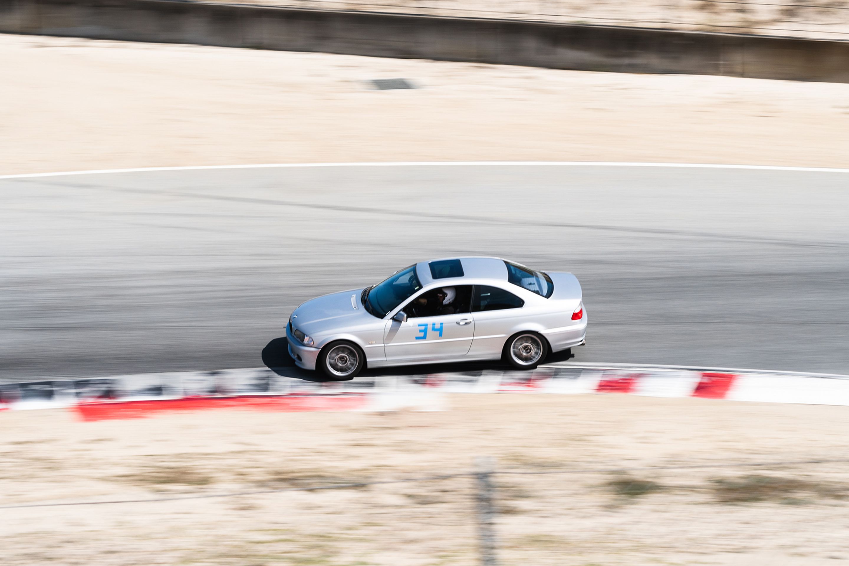 White Porsche 911 996 GT2 with 20" FL-5 Apex wheels in Brushed Clear