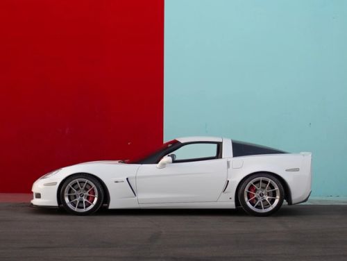 White Chevrolet Corvette - VS-5RS in Brushed Clear
