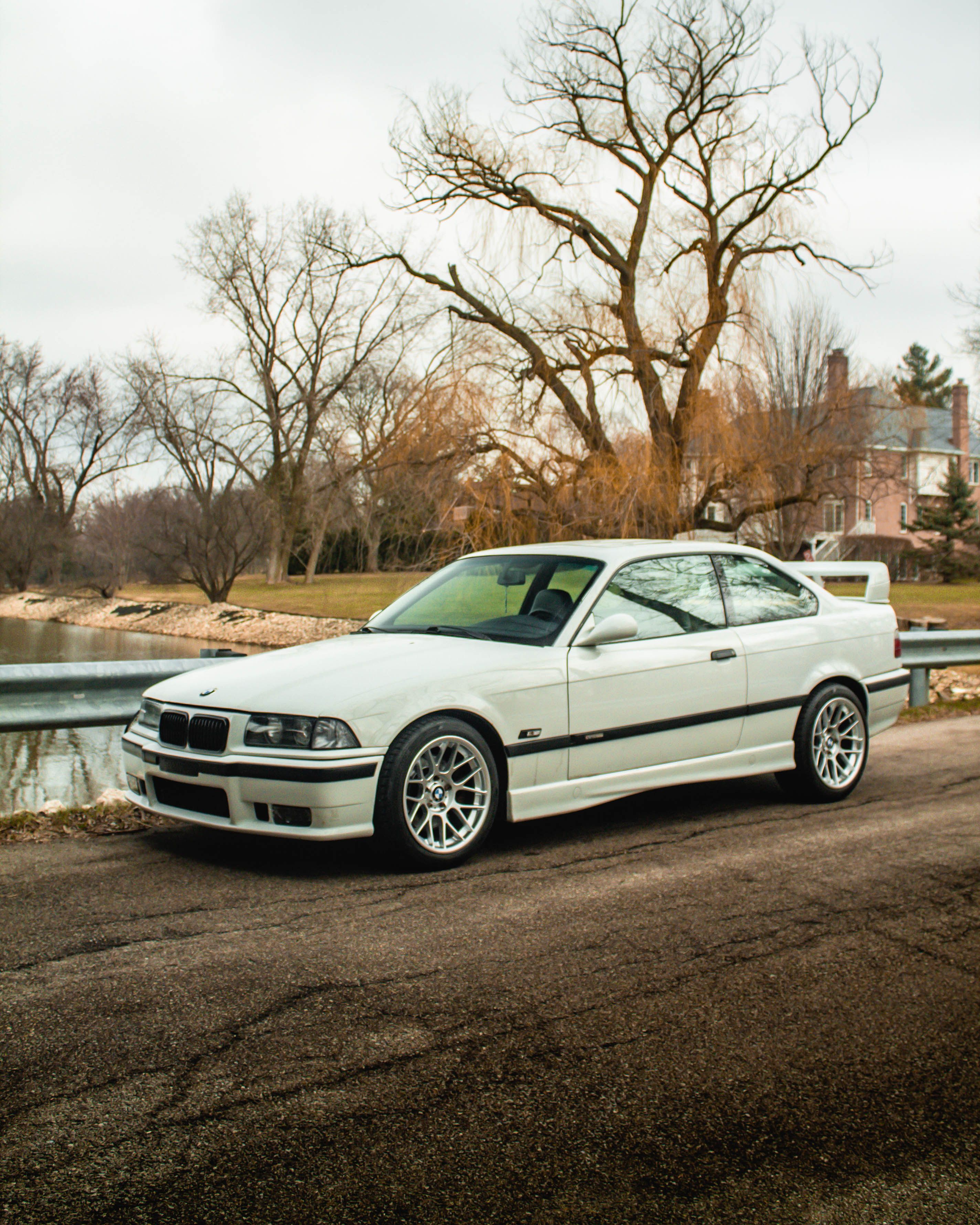 White BMW E36 M3 with 17" ARC-8 Apex wheels in Hyper Silver