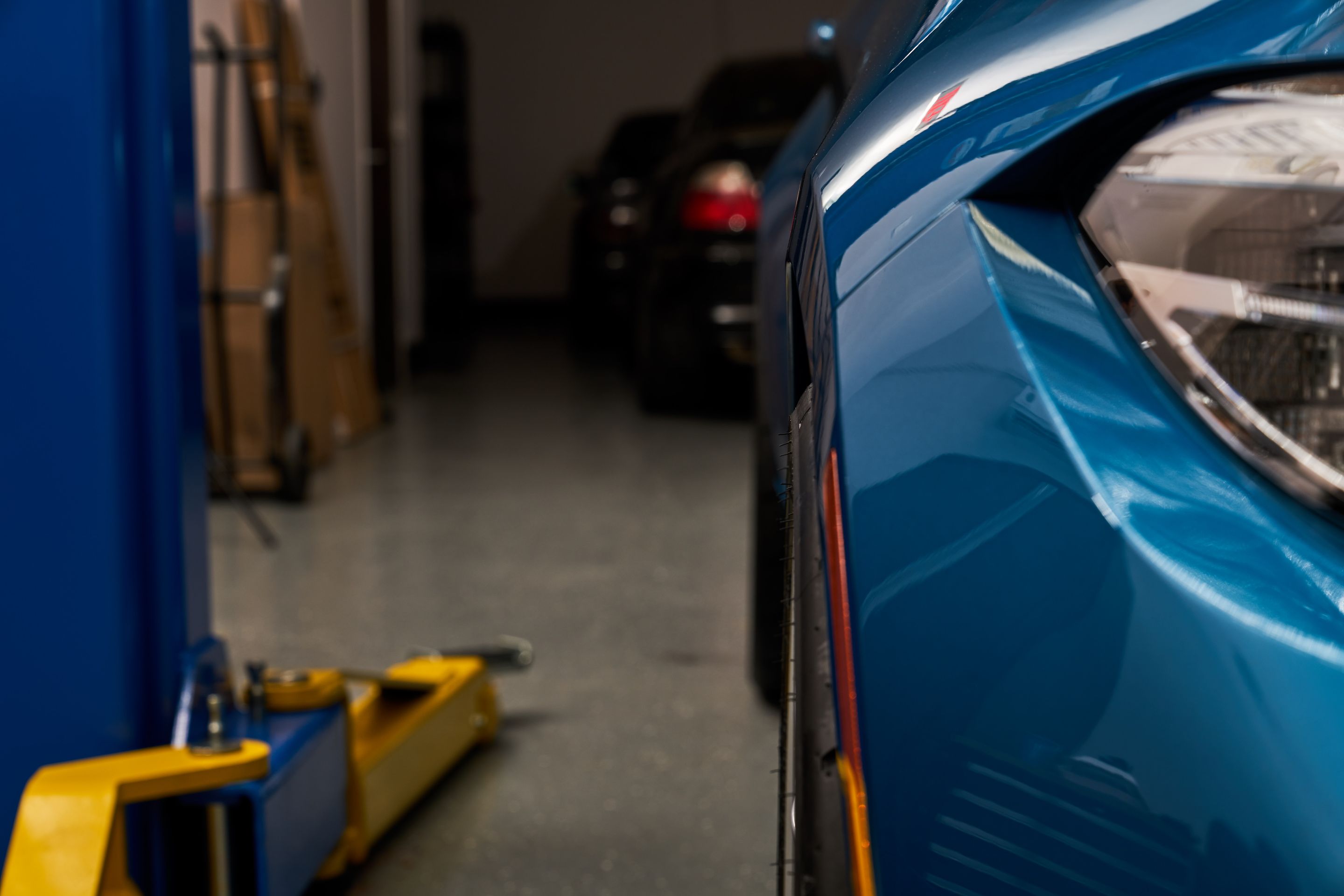 Blue BMW F87 M2 with 19" EC-7 Apex wheels in Race Silver