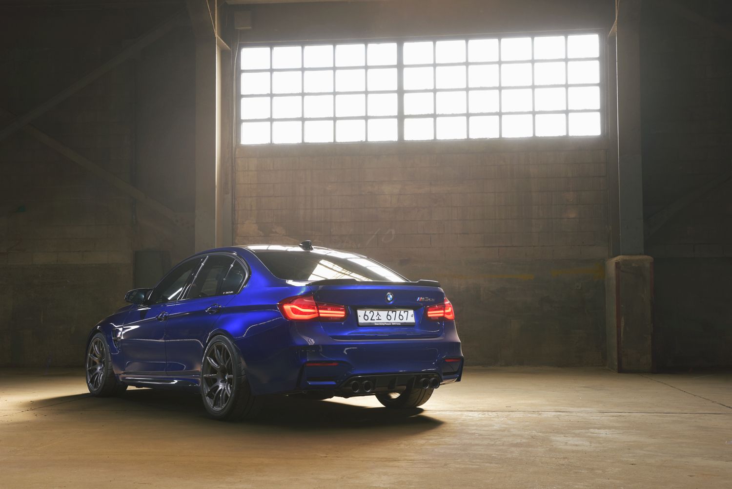 Blue BMW F80 M3 with 19" SM-10 Apex wheels in Anthracite
