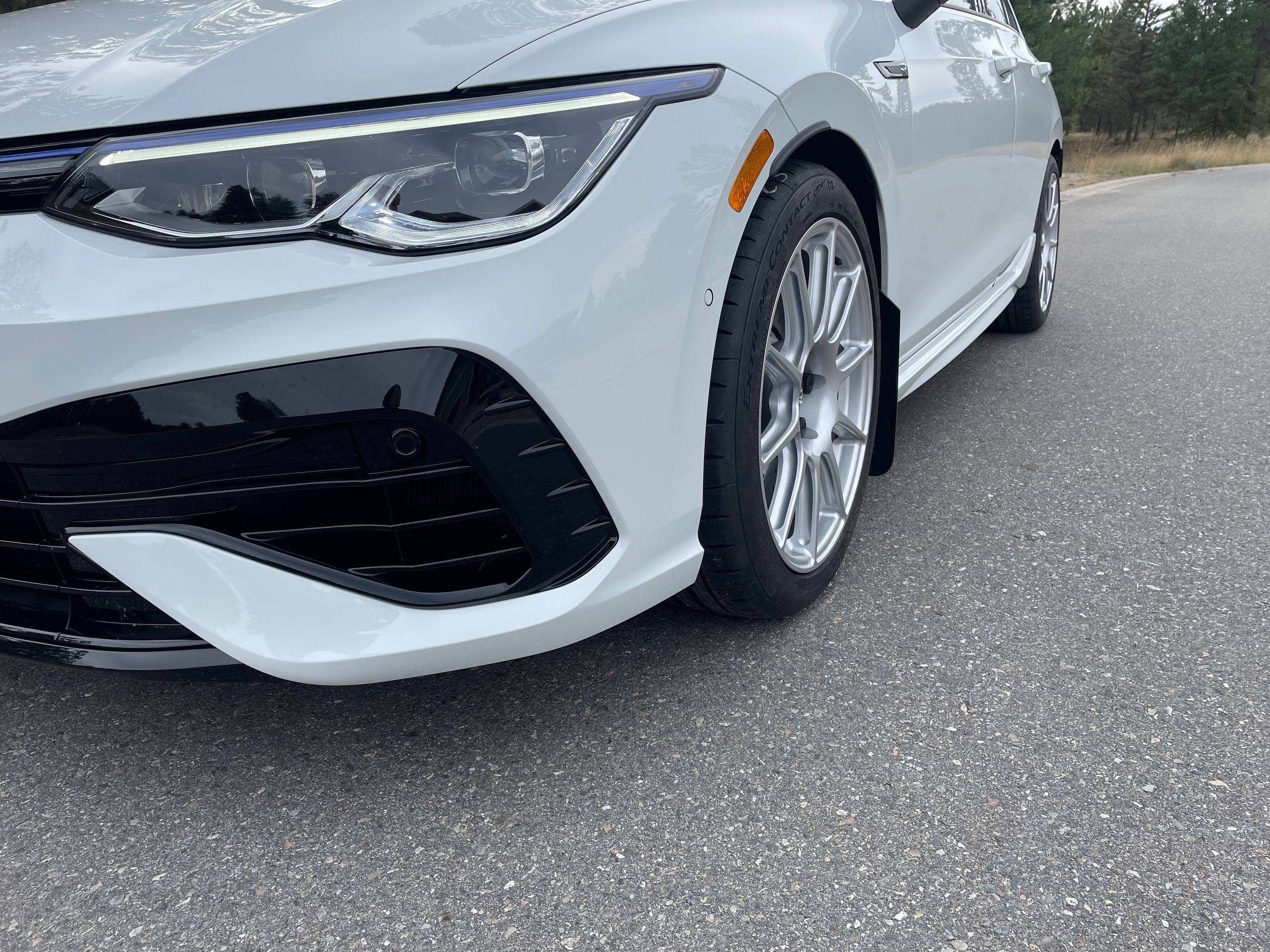 White VW MK8 Golf R with 18" SM-10 Apex wheels in Race Silver