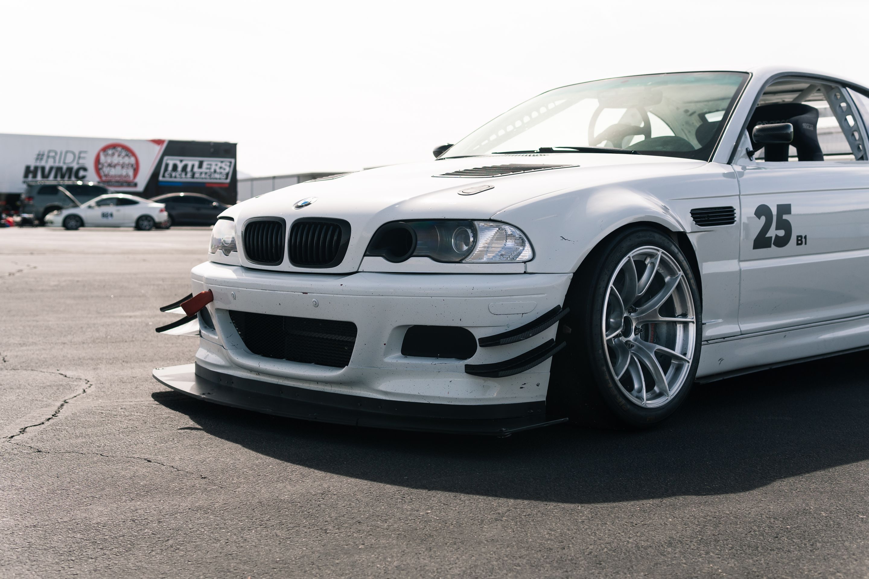 White BMW E46 M3 with 18" VS-5RS Apex wheels in Brushed Clear
