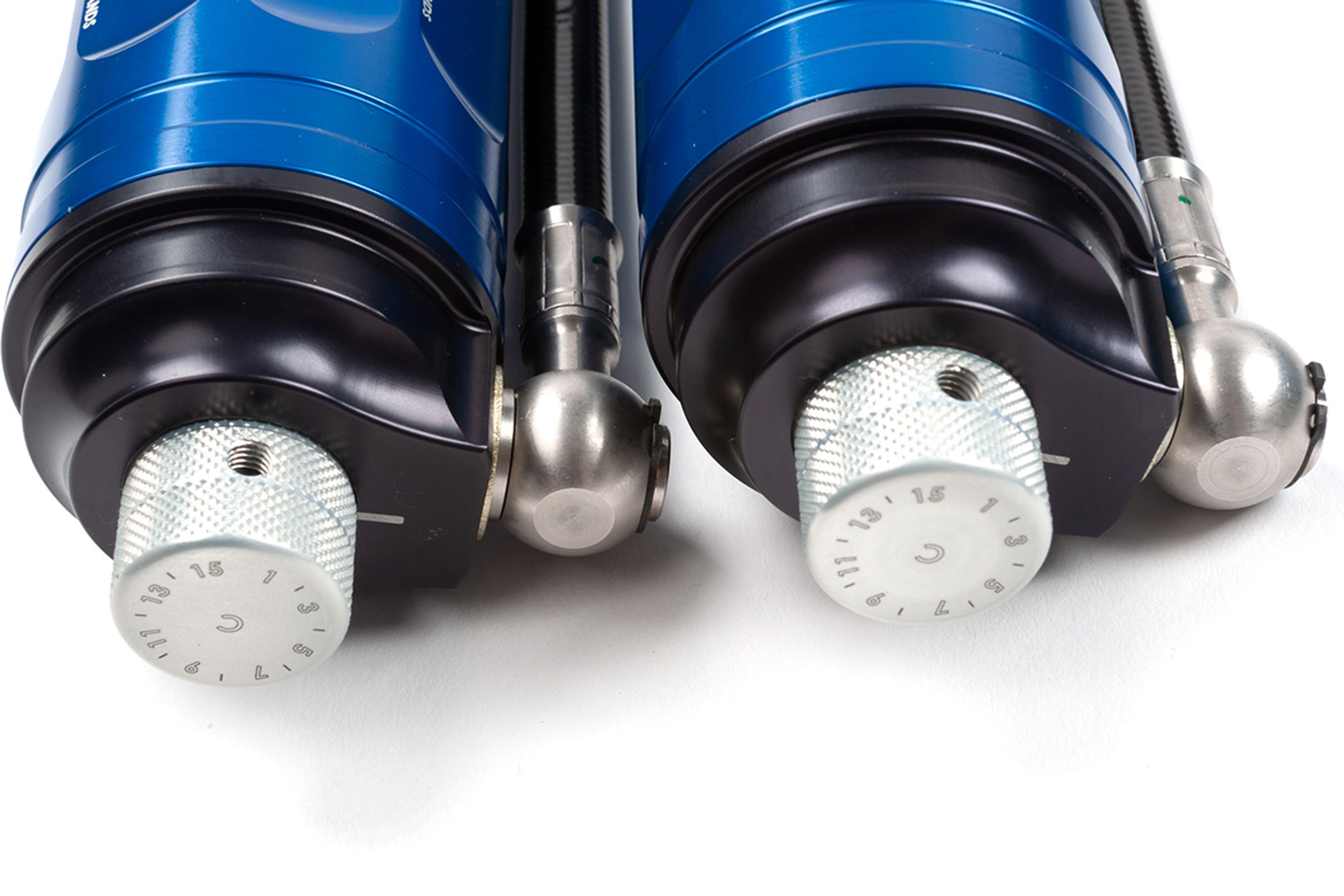 White BMW F87 M2 with 18" FL-5 Apex wheels in Anthracite