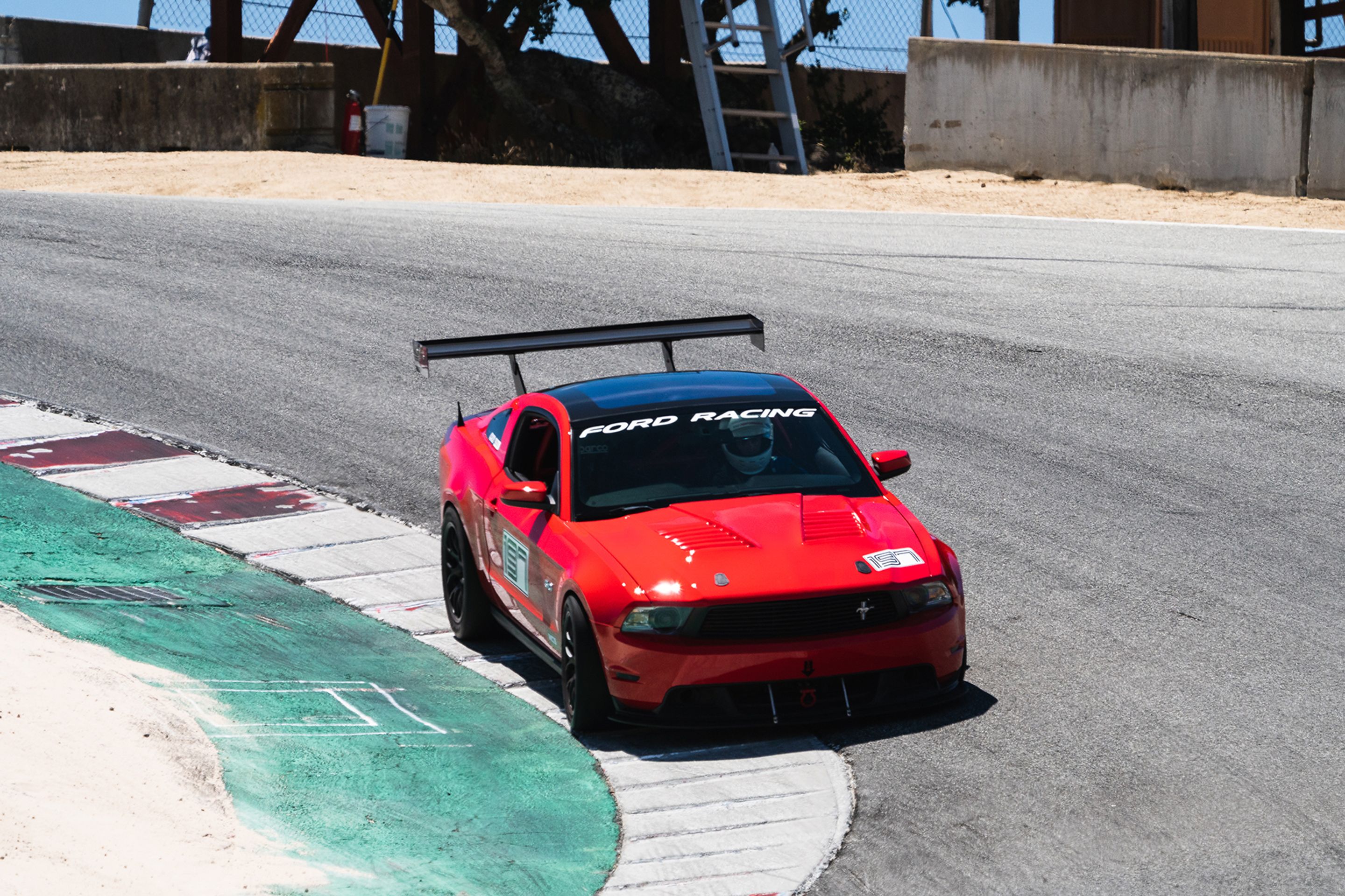 White Porsche 911 996 GT2 with 20" FL-5 Apex wheels in Brushed Clear