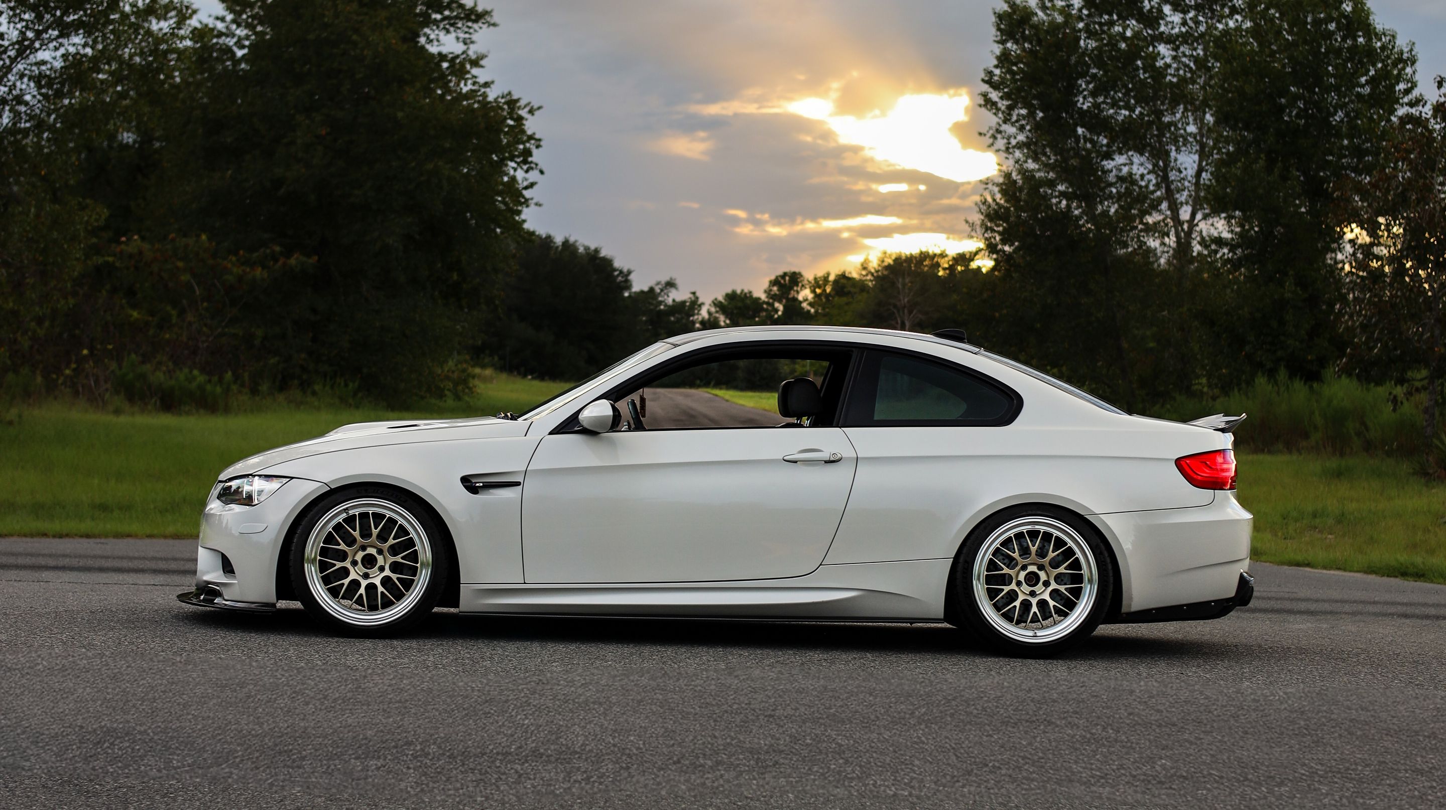 White BMW E92 Coupe M3 with 19" ML-10RT Apex wheels in Machined Lip Gloss Motorsport Gold