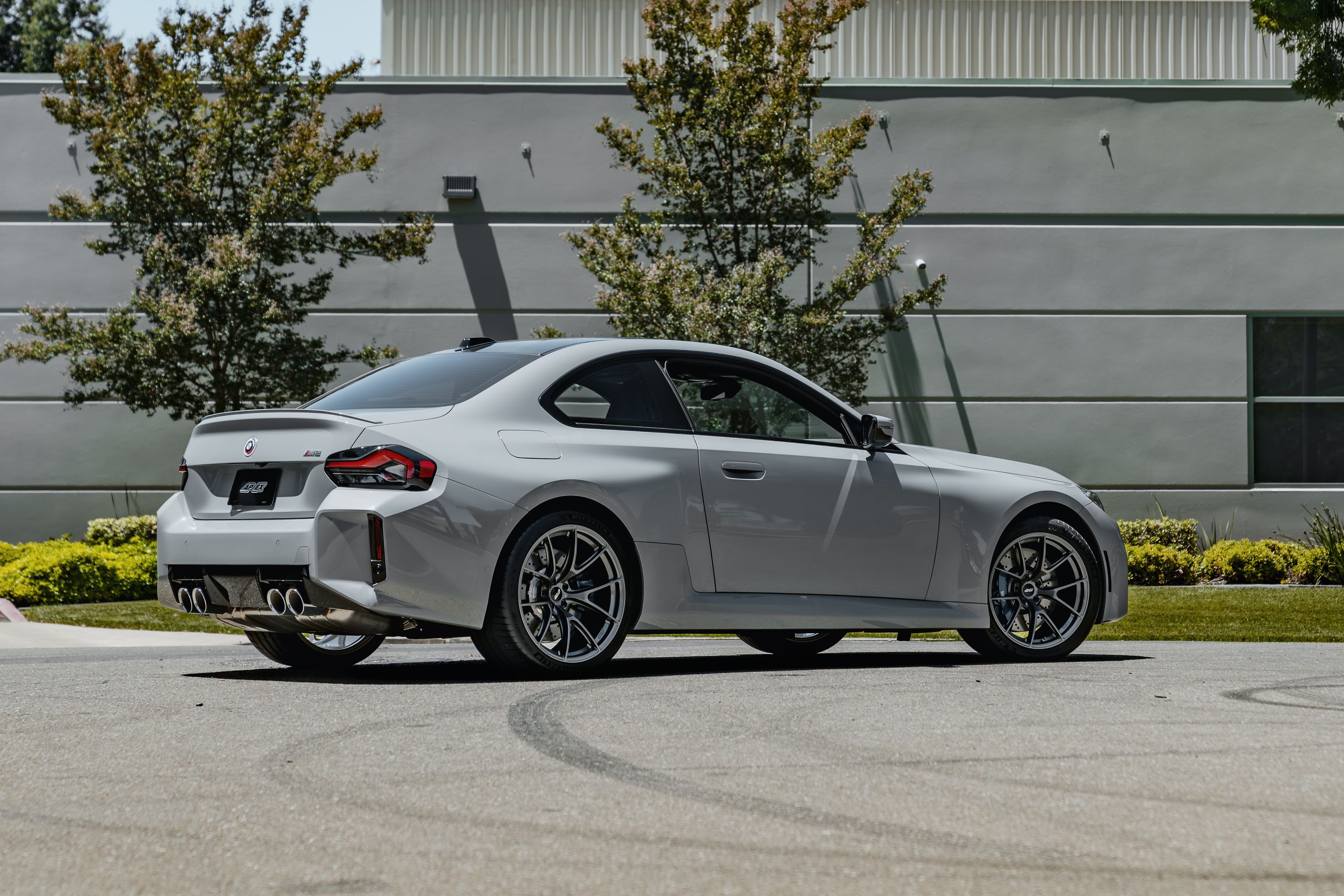 Grey BMW G87 M2 with 19"/20" VS-5RS Apex wheels in Anthracite