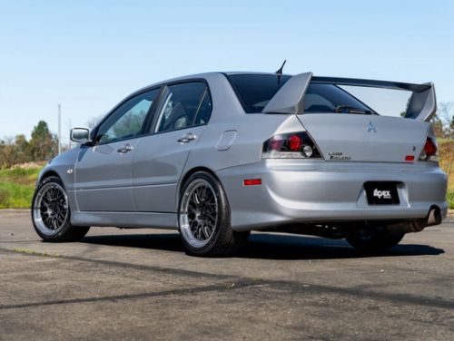 Silver Mitsubishi Lancer Evolution - ML-10RT in Machined Lip Anthracite