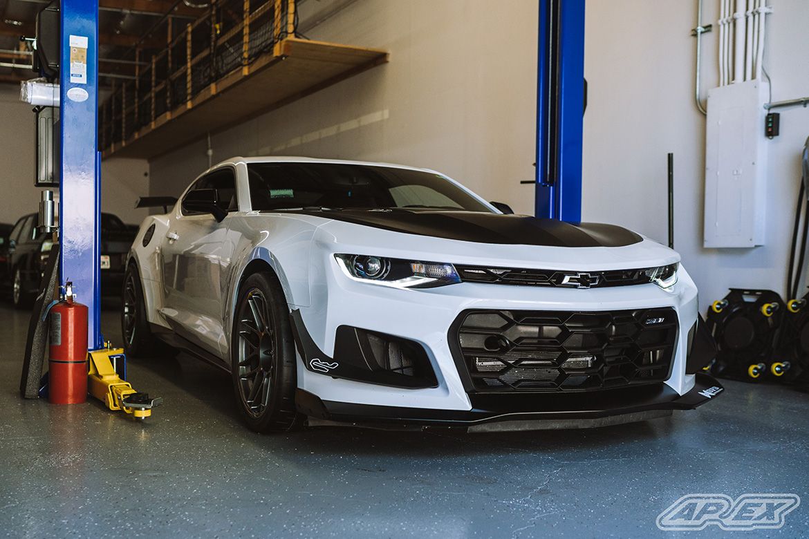 White Chevrolet 6th Gen Camaro ZL1 1LE with 19" ARC-8 Apex wheels in Anthracite