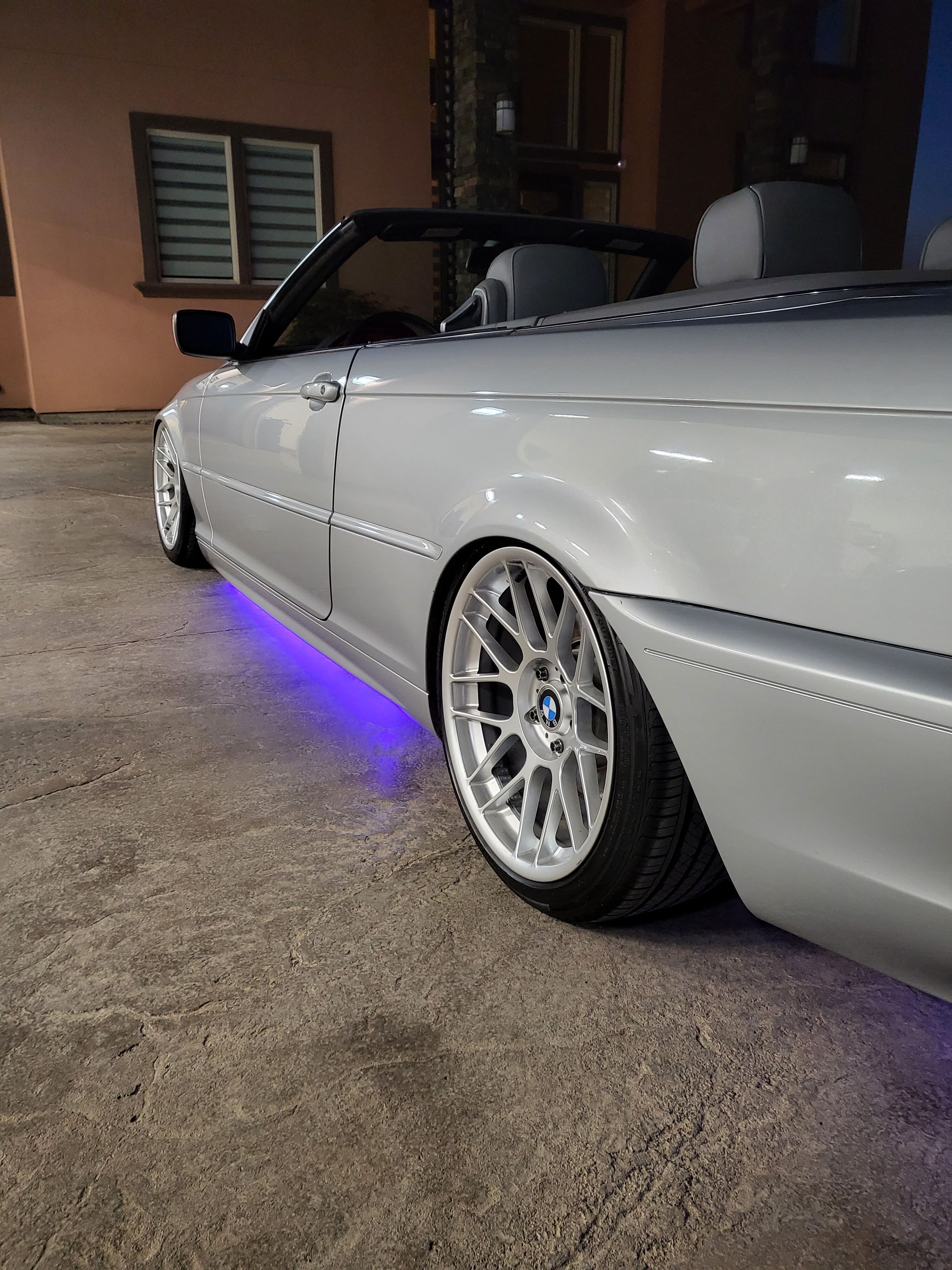 Silver BMW E46 3 Series with 18" ARC-8 Apex wheels in Hyper Silver