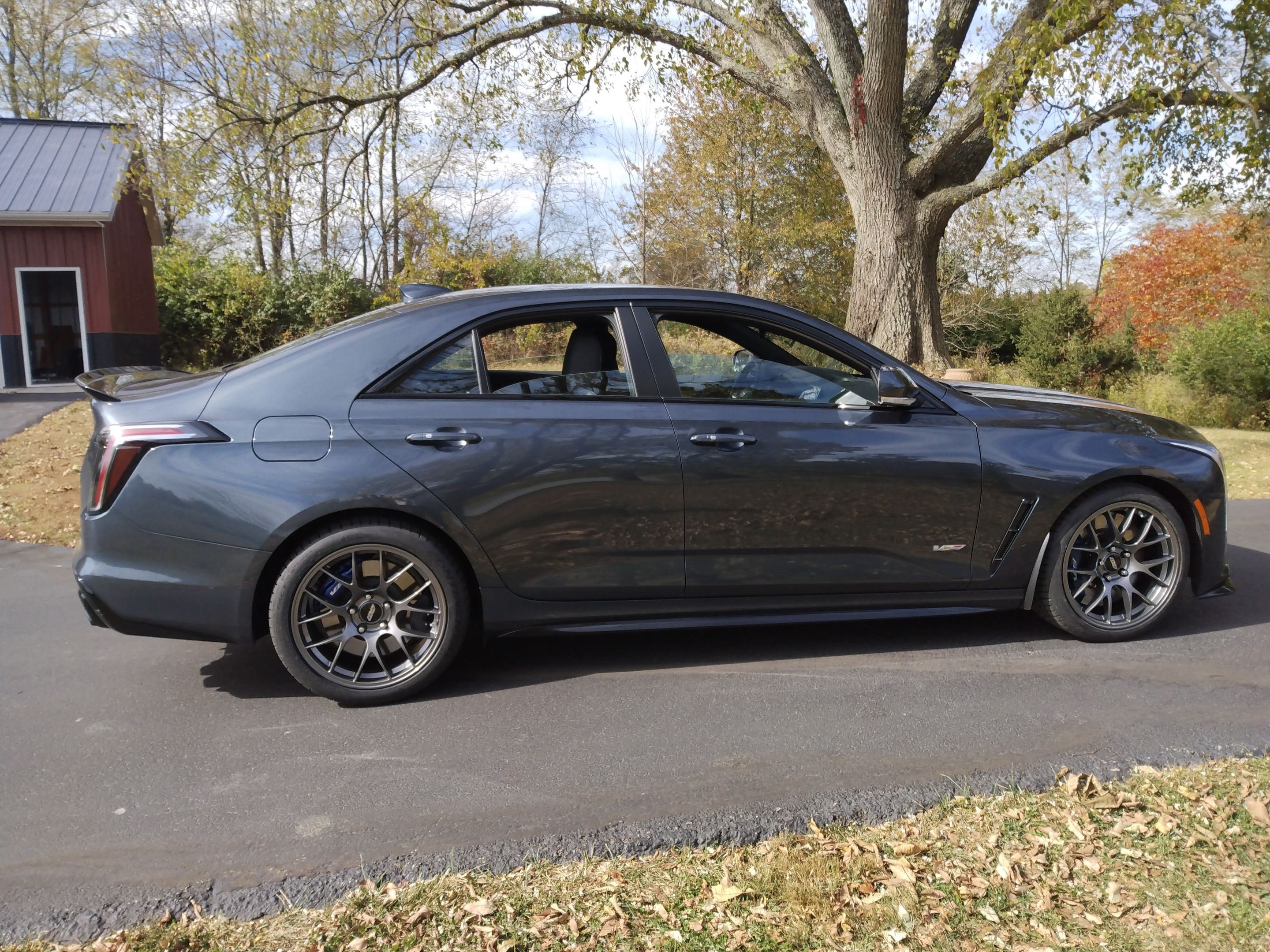 Grey Cadillac CT4-V Blackwing with 18" EC-7 Apex wheels in Anthracite