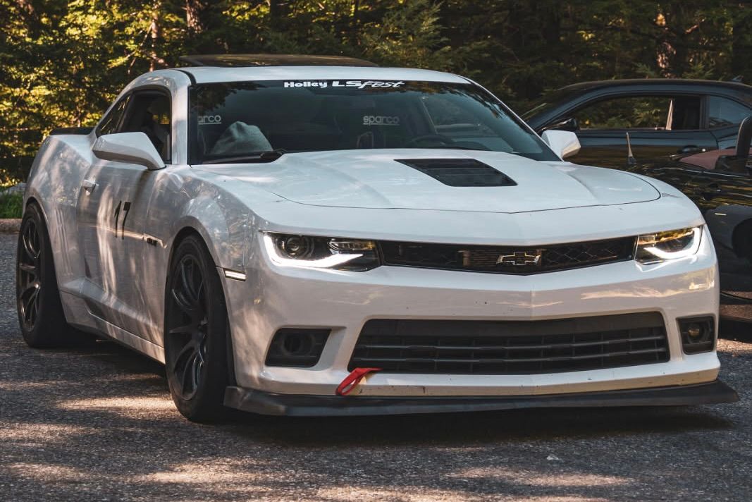 White Chevrolet Camaro - SM-10 in Satin Black