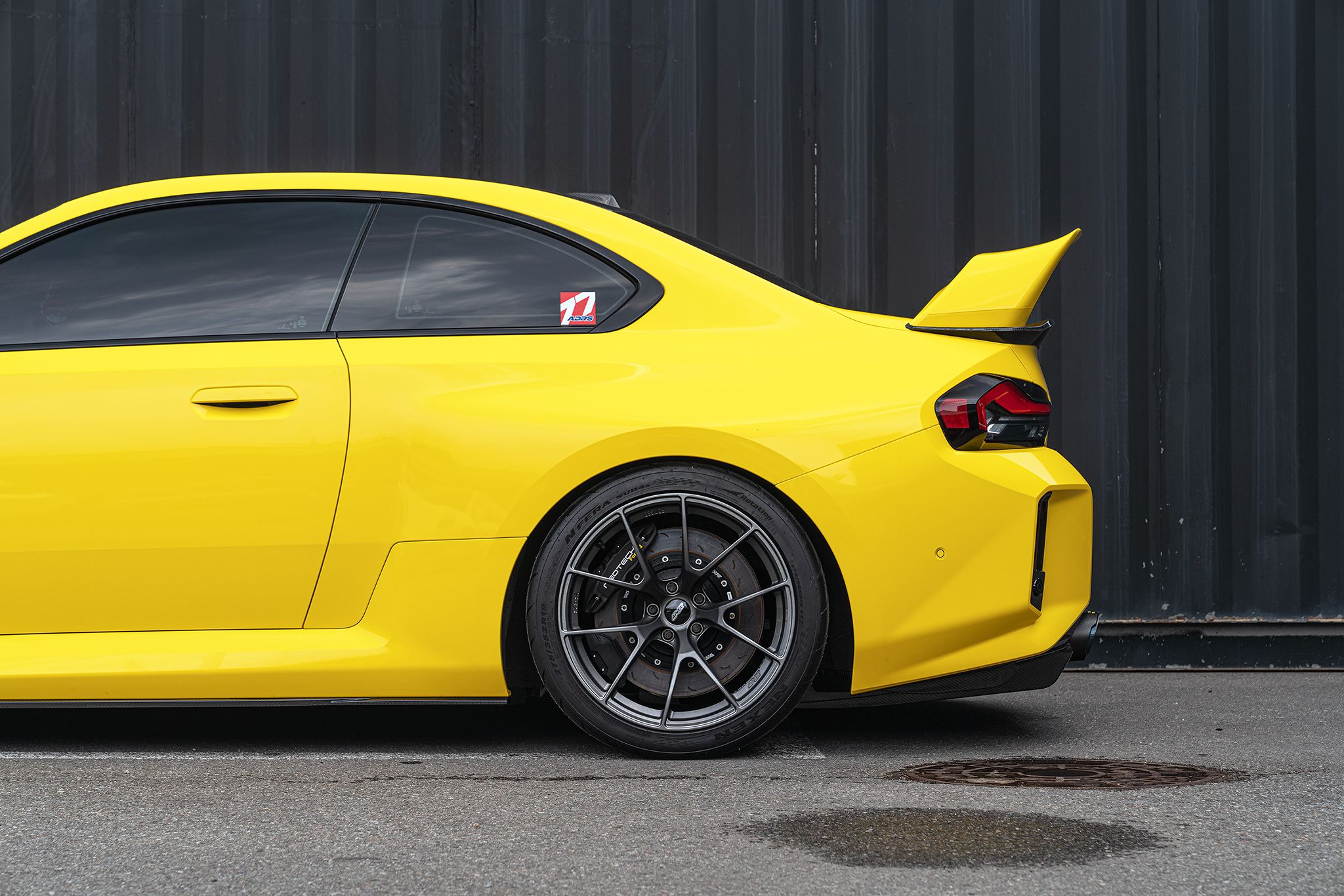 Yellow BMW G87 M2 with 19" VS-5RS Apex wheels in Anthracite