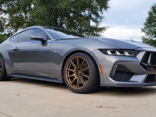 Grey Ford Mustang - SM-10 in Satin Bronze