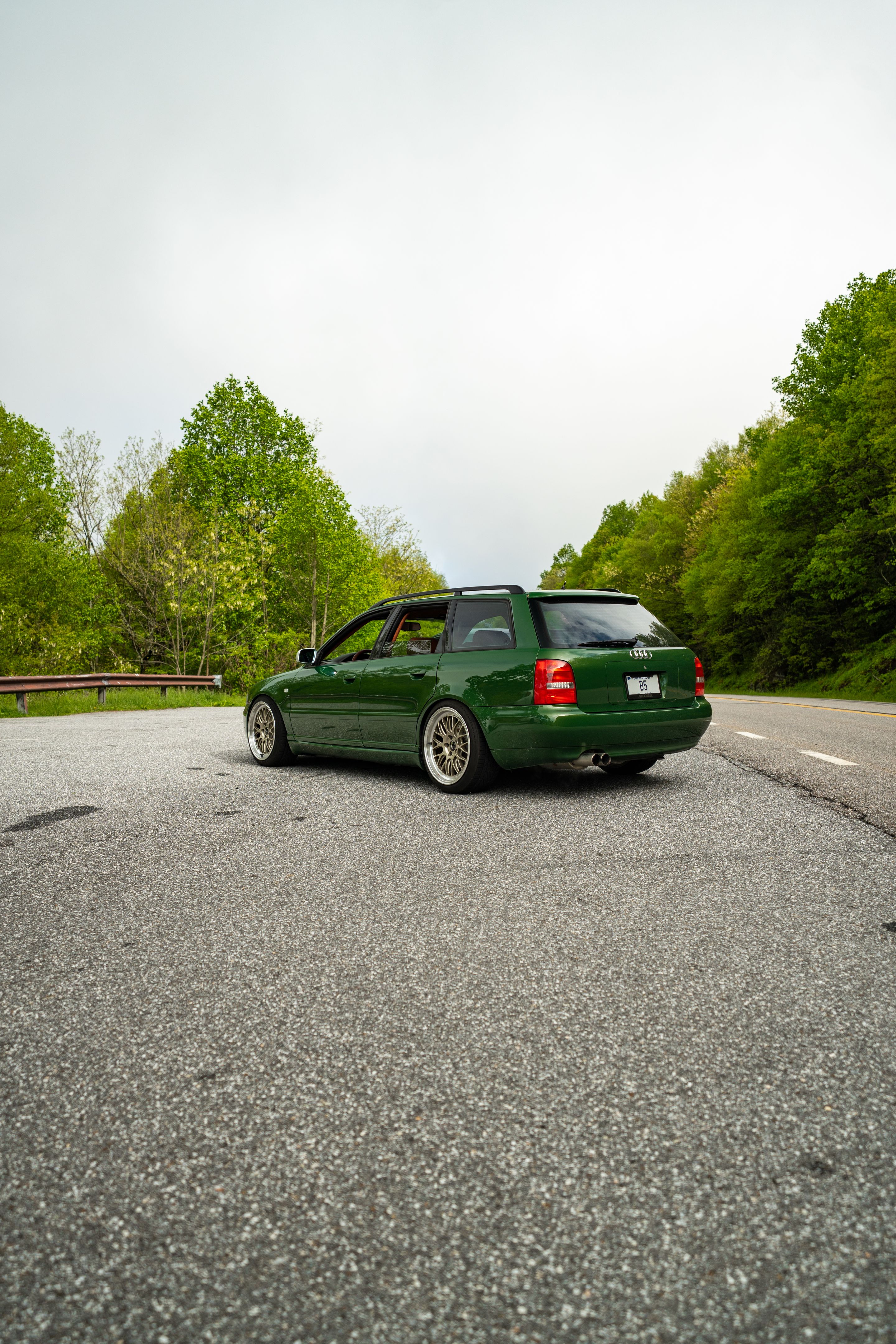 Green Audi B5 S4 Avant/Wagon with 18" ML-10RT Apex wheels in Machined Lip Gloss Motorsport Gold