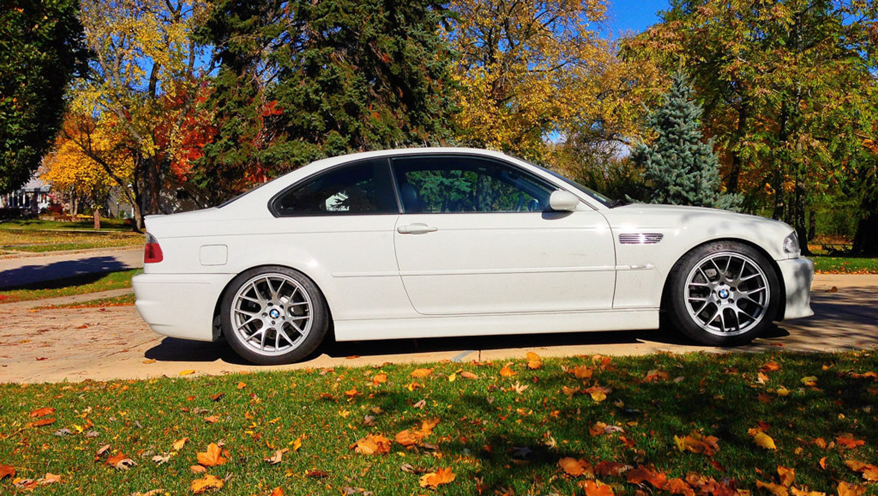 White BMW E46 M3 with 18" EC-7 Apex wheels in Race Silver