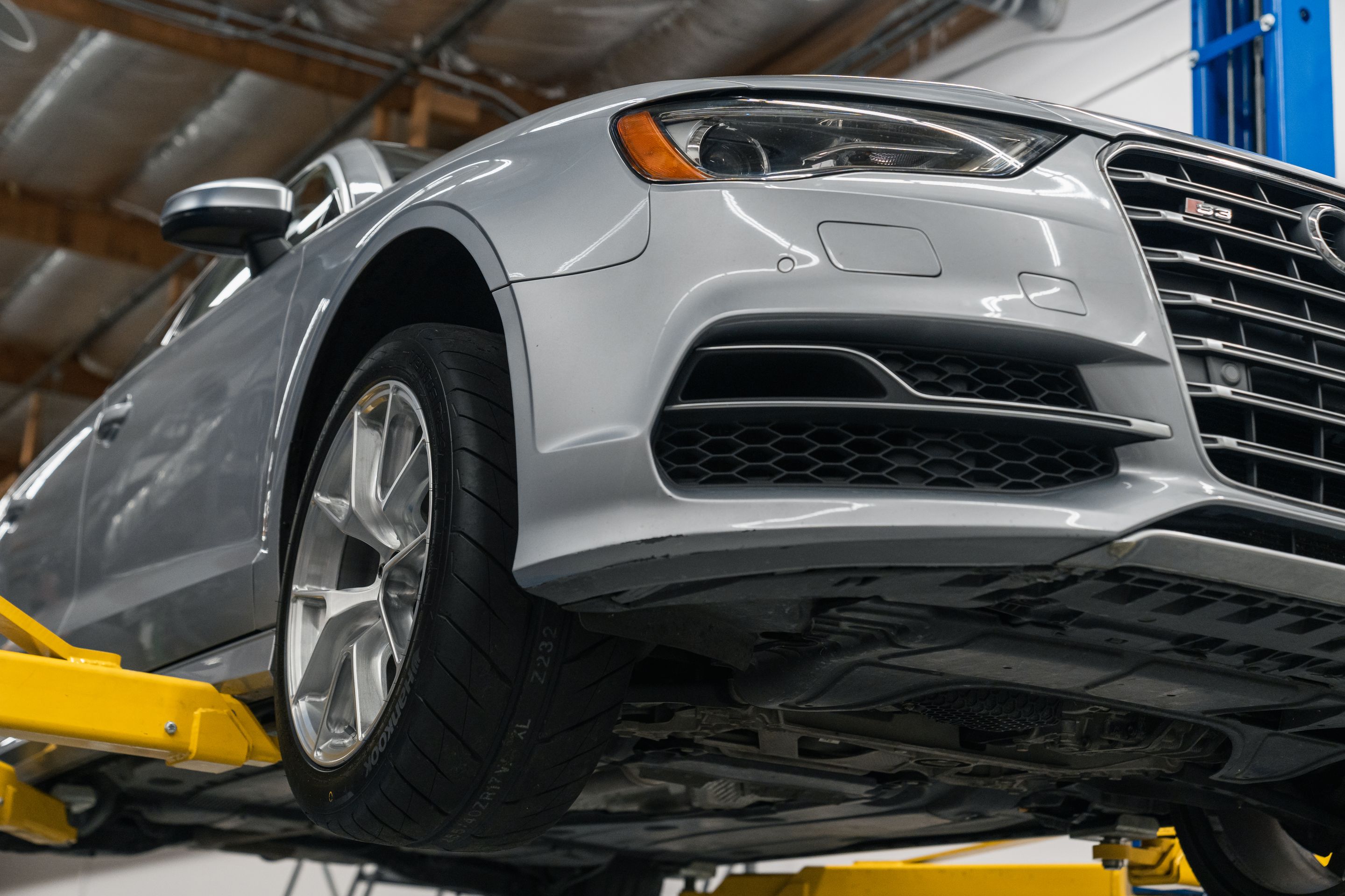 Silver Audi 8V S3 with 17" VS-5RS Apex wheels in Brushed Clear