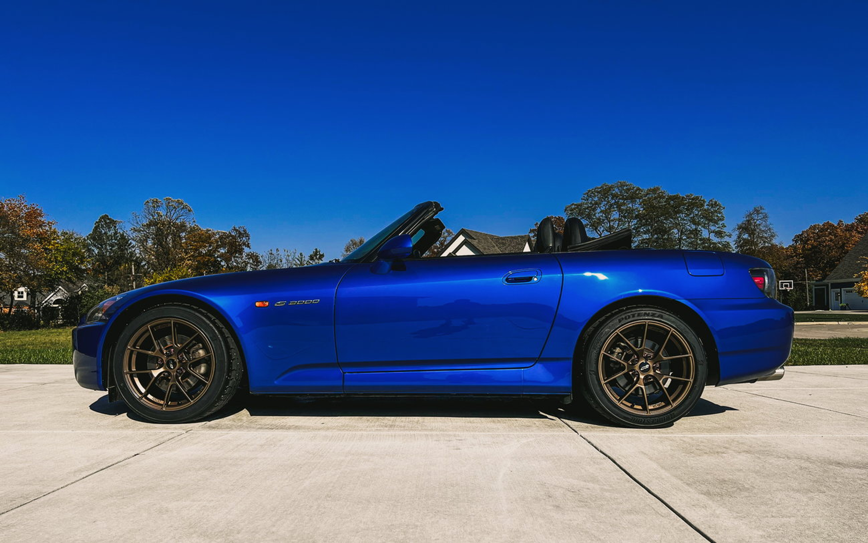 Blue Honda S2000 with 17" VS-5RS Apex wheels in Satin Bronze