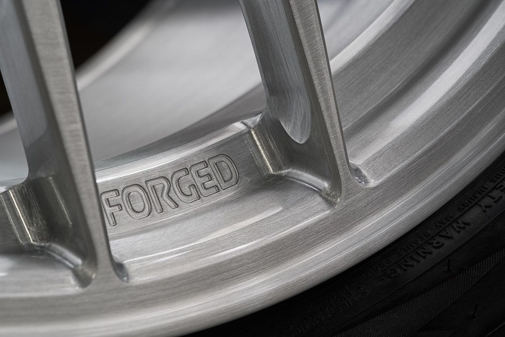 Red Toyota 86 / GT86 / FT86 with 18" EC-7R Apex wheels in Brushed Clear