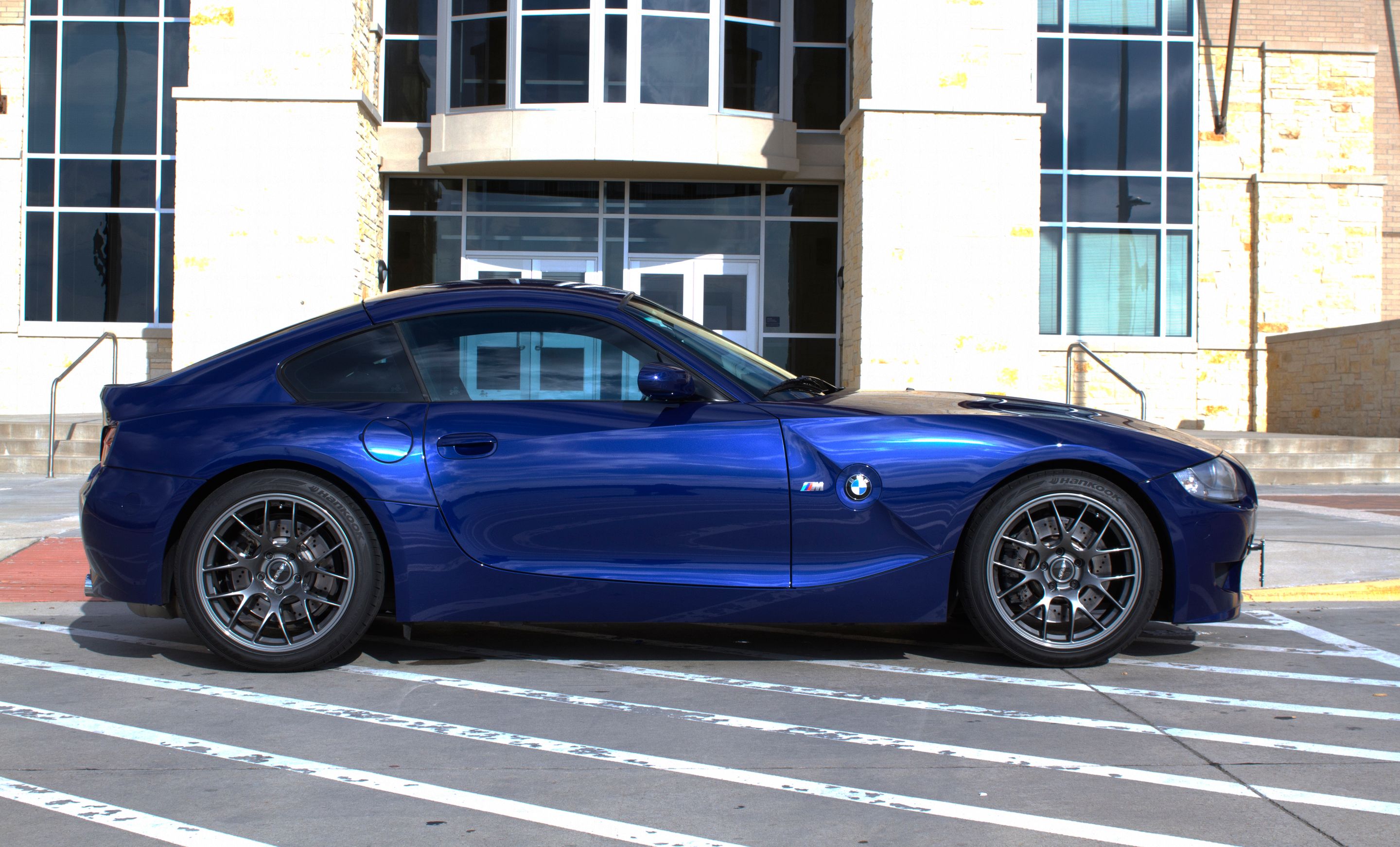 Blue BMW E85 Roadster Z4 M with 18" EC-7 Apex wheels in Anthracite