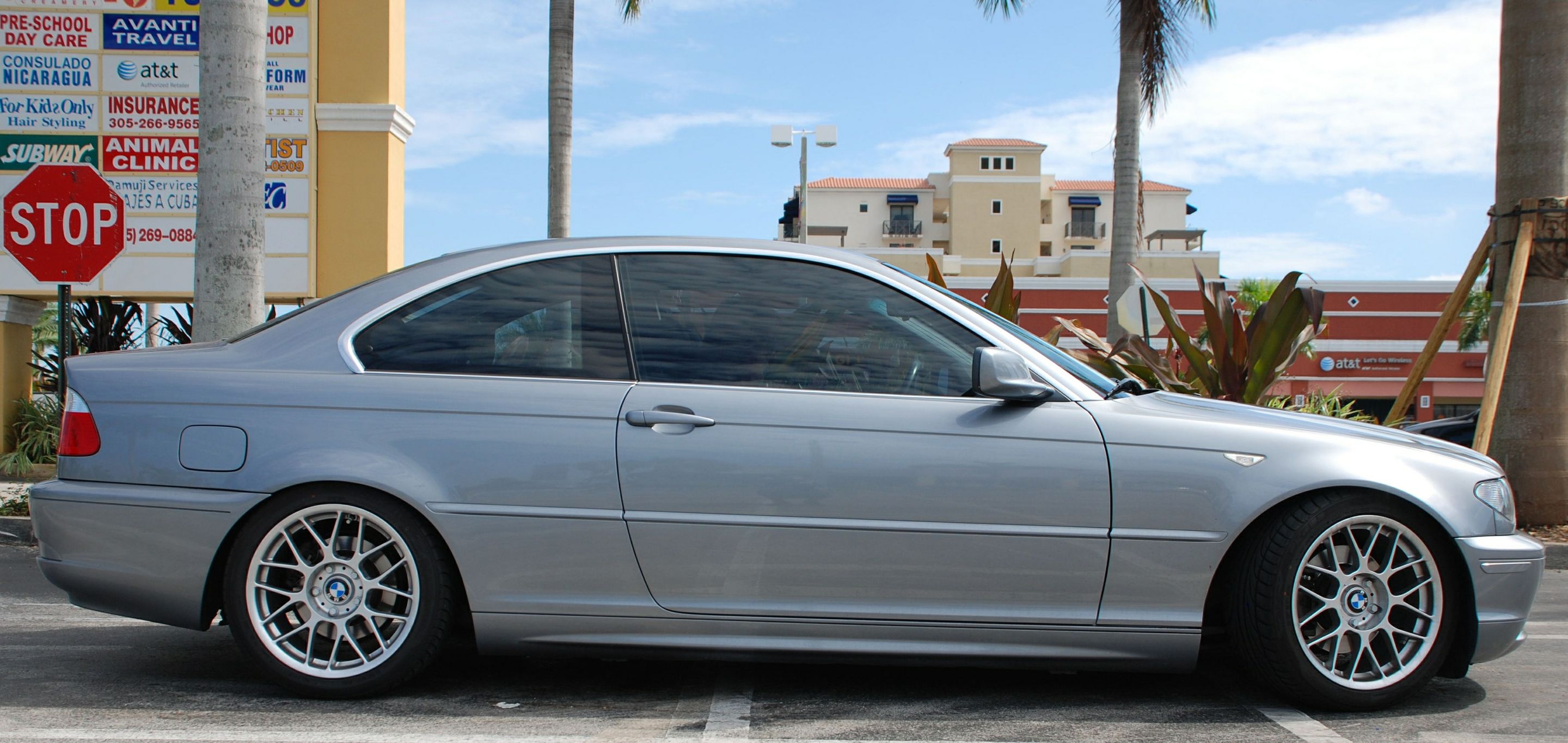 Silver BMW E46 3 Series with 17" ARC-8 Apex wheels in Hyper Silver