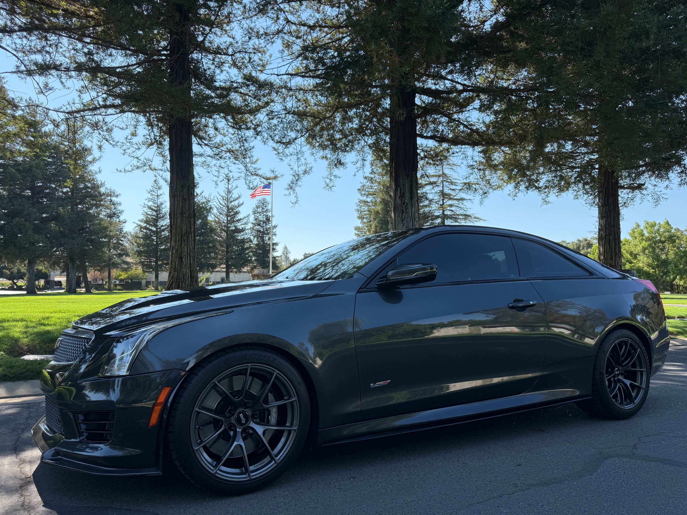 Grey Cadillac ATS-V with 18" VS-5RS Apex wheels in Anthracite