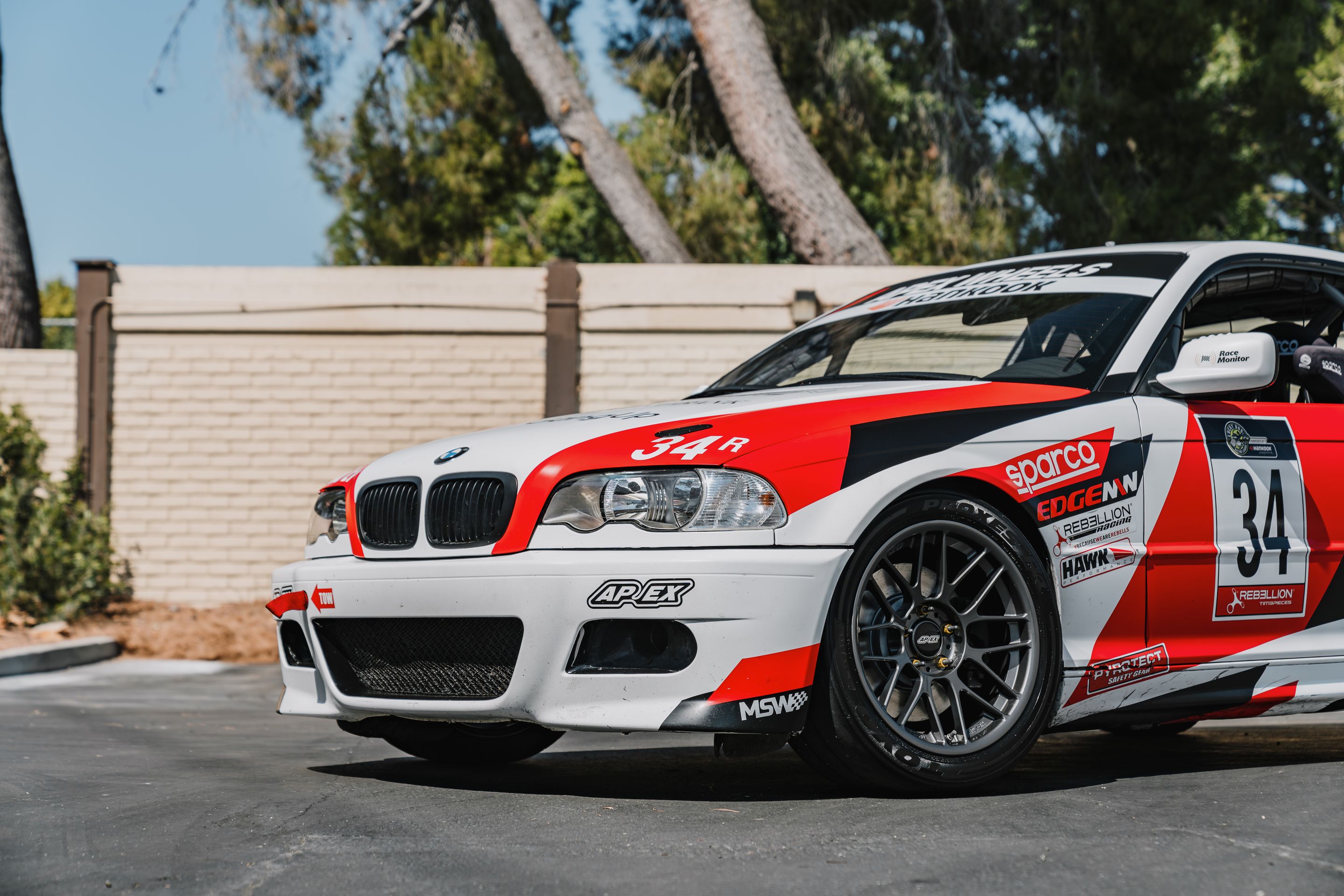Race Livery BMW E46 3 Series with 17" ARC-8RT Apex wheels in Anthracite