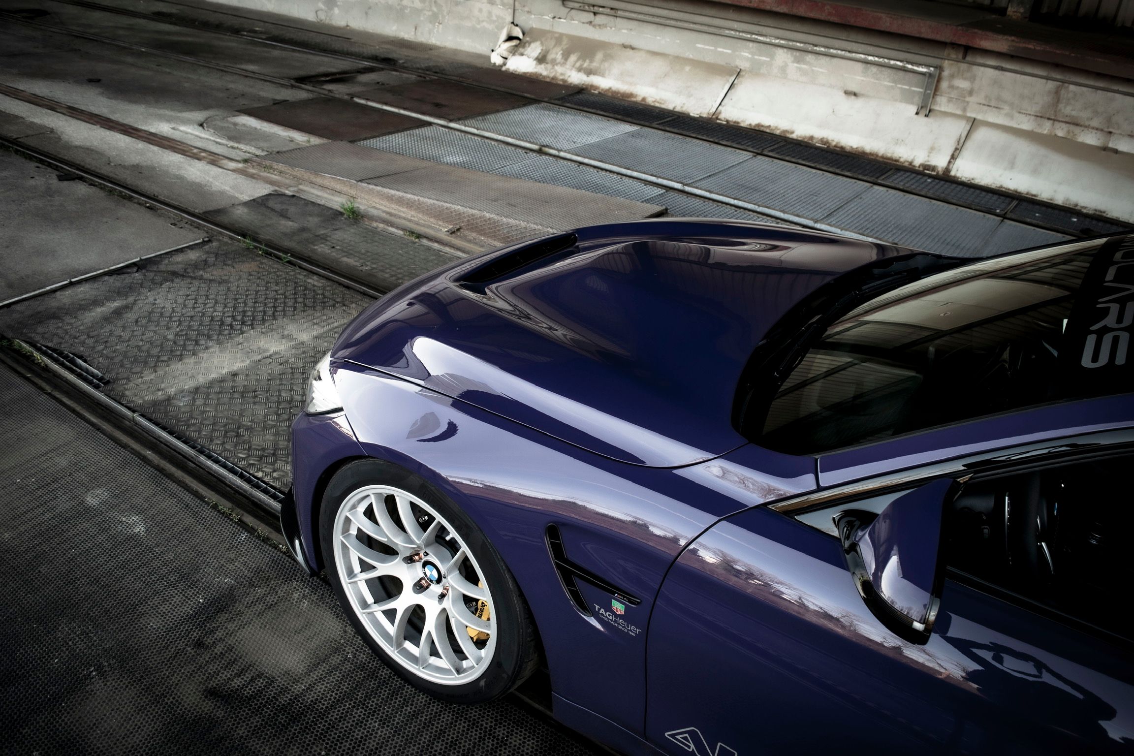 Purple BMW F82 Coupe M4 with 19" EC-7 Apex wheels in Race Silver