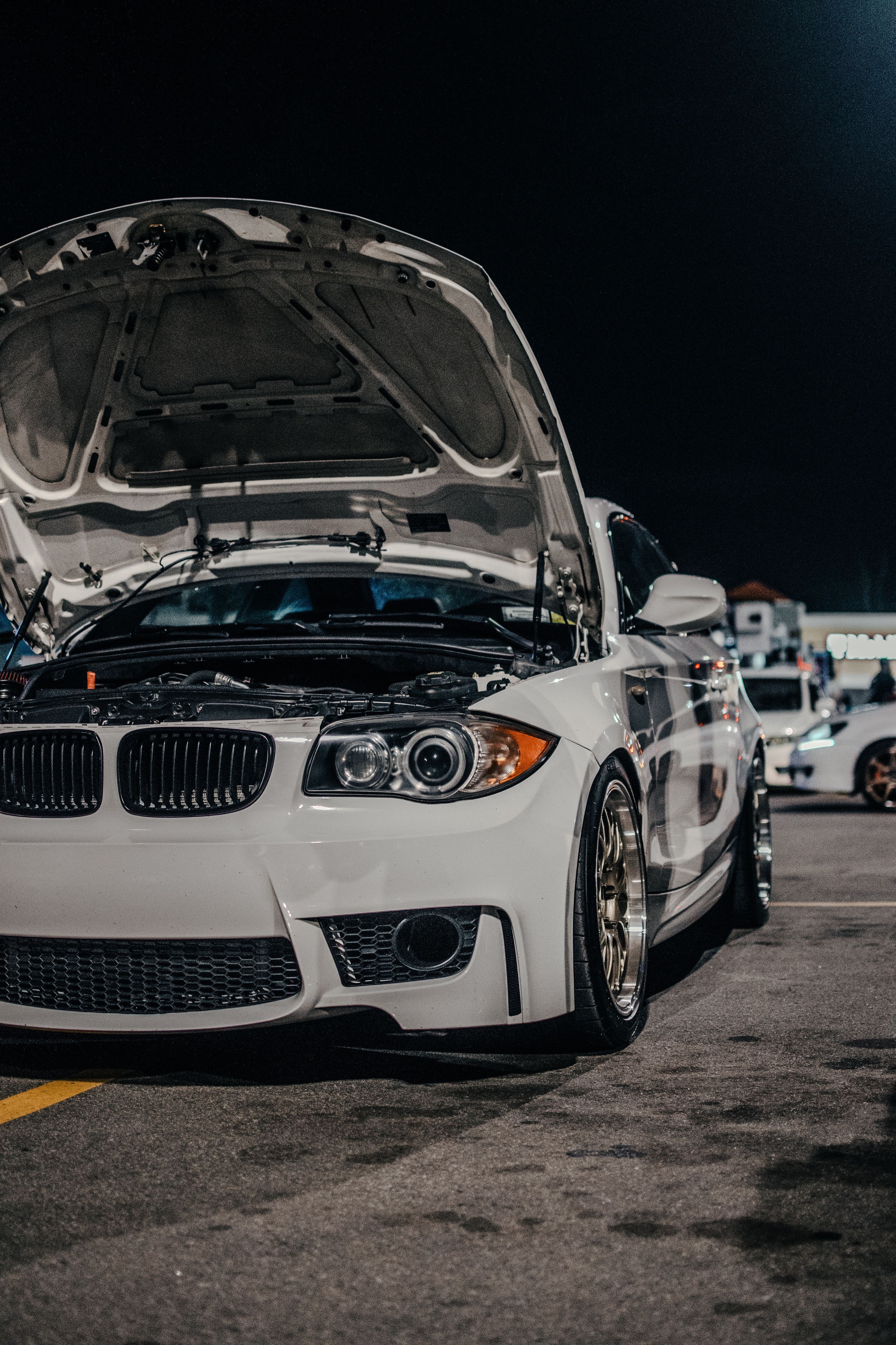 White BMW E82 Coupe 1 Series with 18" ML-10RT Apex wheels in Machined Lip Gloss Motorsport Gold